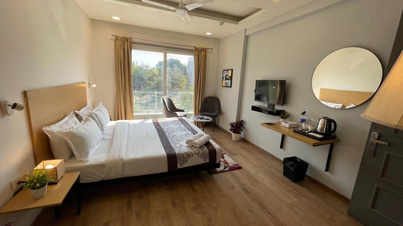 Saltstayz Express - Medicity Near Medanta Hospital 3* Gurgaon