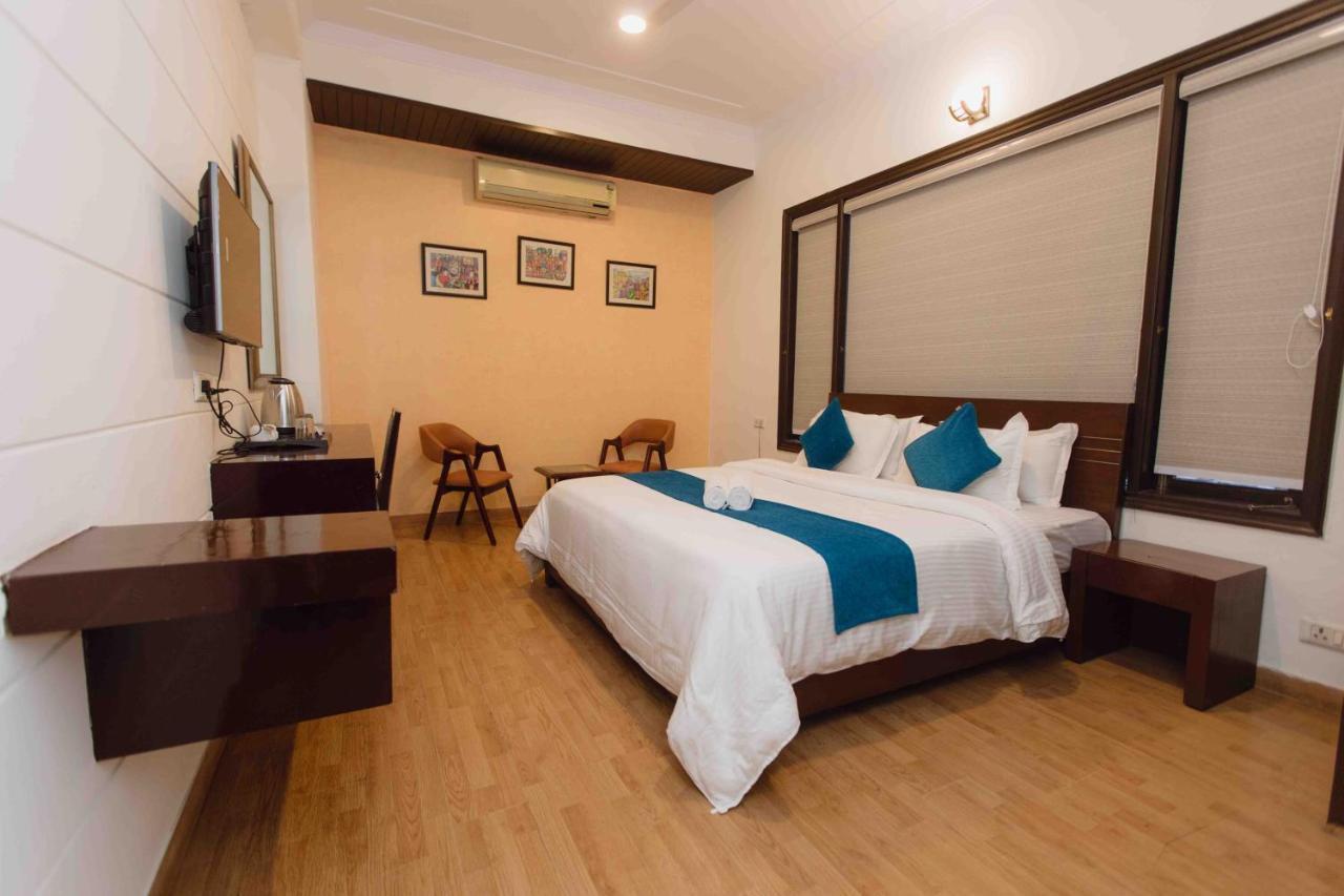 Hotel Plaza Residency Gurgaon