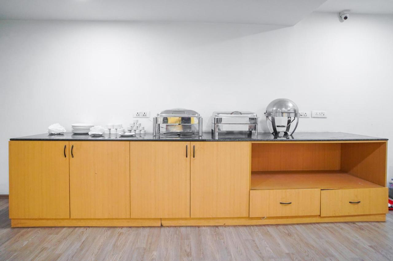 Hotel Saltstayz Express - Medicity Near Medanta Hospital Gurgaon