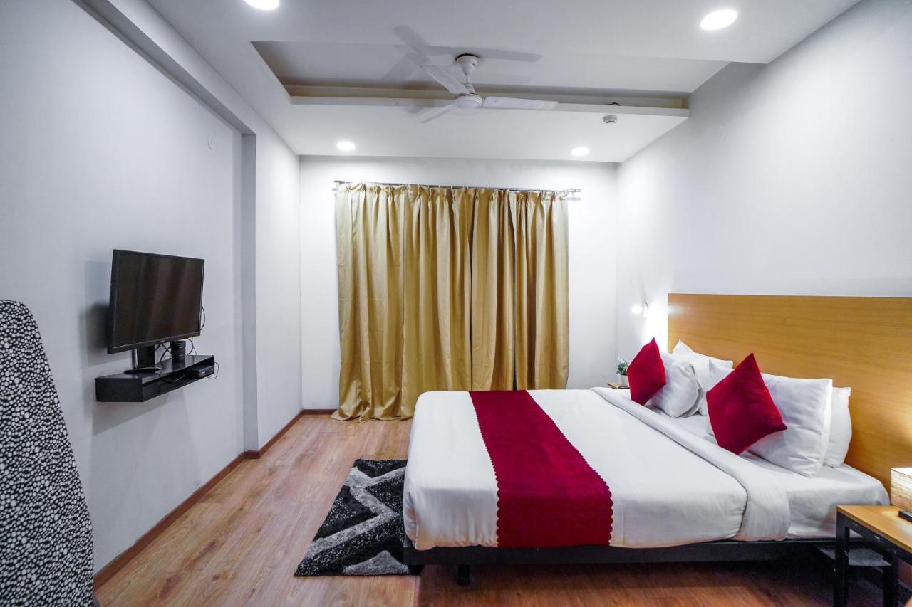 Hotel Saltstayz Express - Medicity Near Medanta Hospital Gurgaon