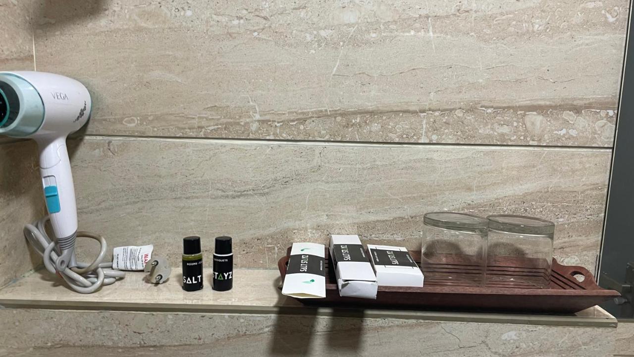 Hotel Saltstayz Express - Medicity Near Medanta Hospital Gurgaon