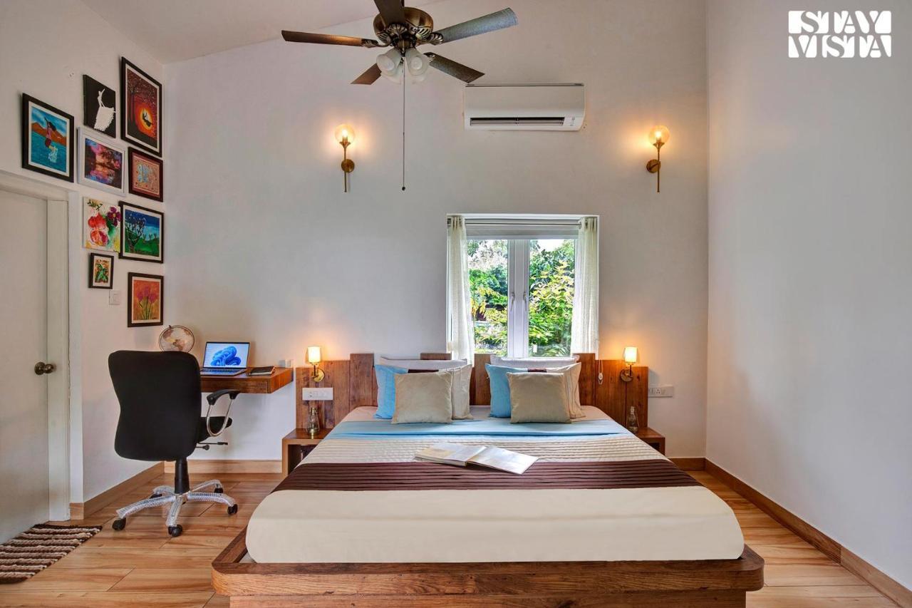 Stayvista's Glasshouse: Orchard With Pool And Relaxation Gurgaon