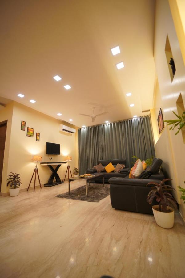 Apartment Luxury 3bhk Service -golf Course Road, Gurgaon