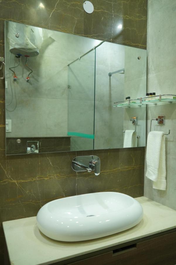 Apartment Luxury 3bhk Service -golf Course Road, *