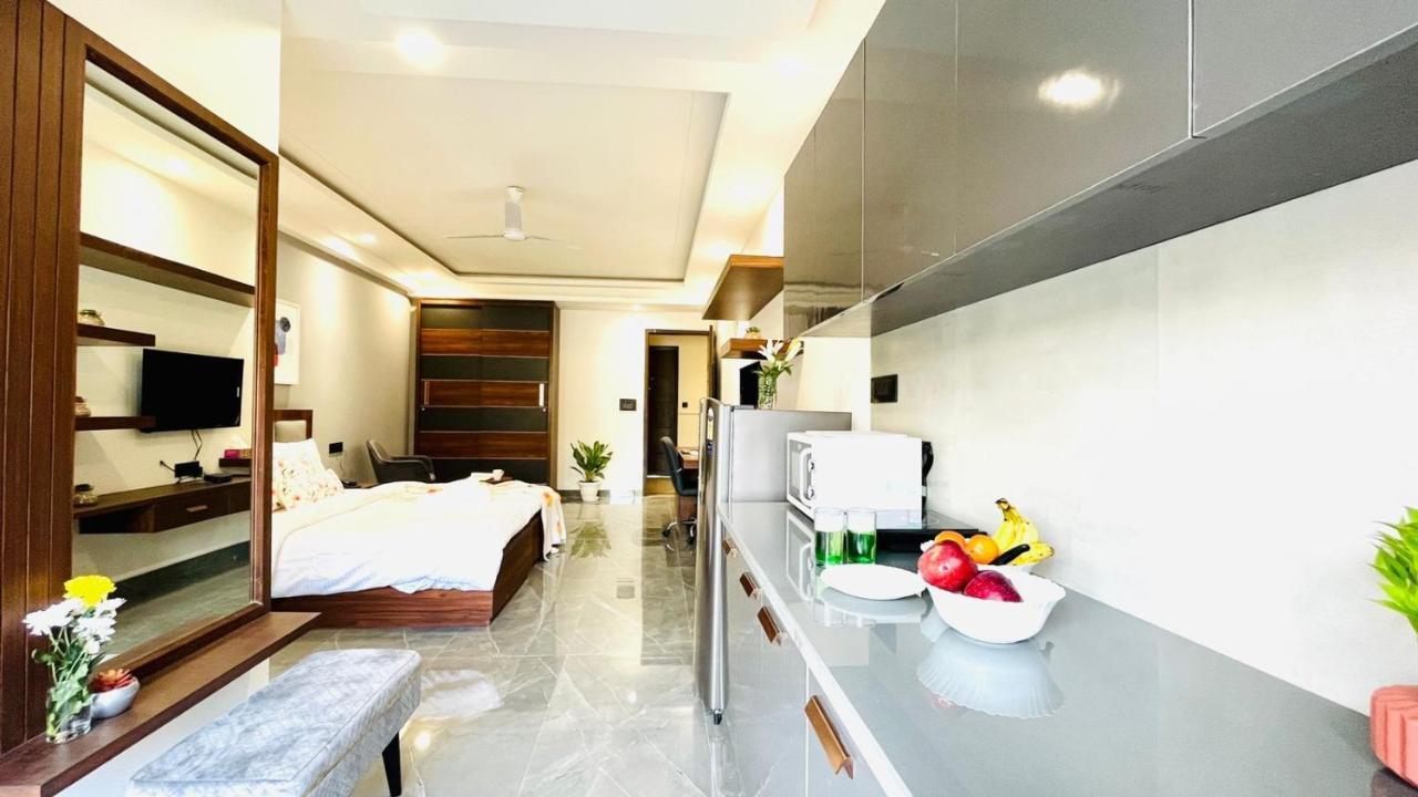 Hotel Bluo Studio1 Dlf Cybercity - Balcony, Gym Tt, Lift