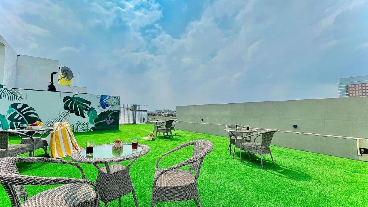 Bluo Studio1 Dlf Cybercity - Balcony, Gym Tt, Lift Gurgaon