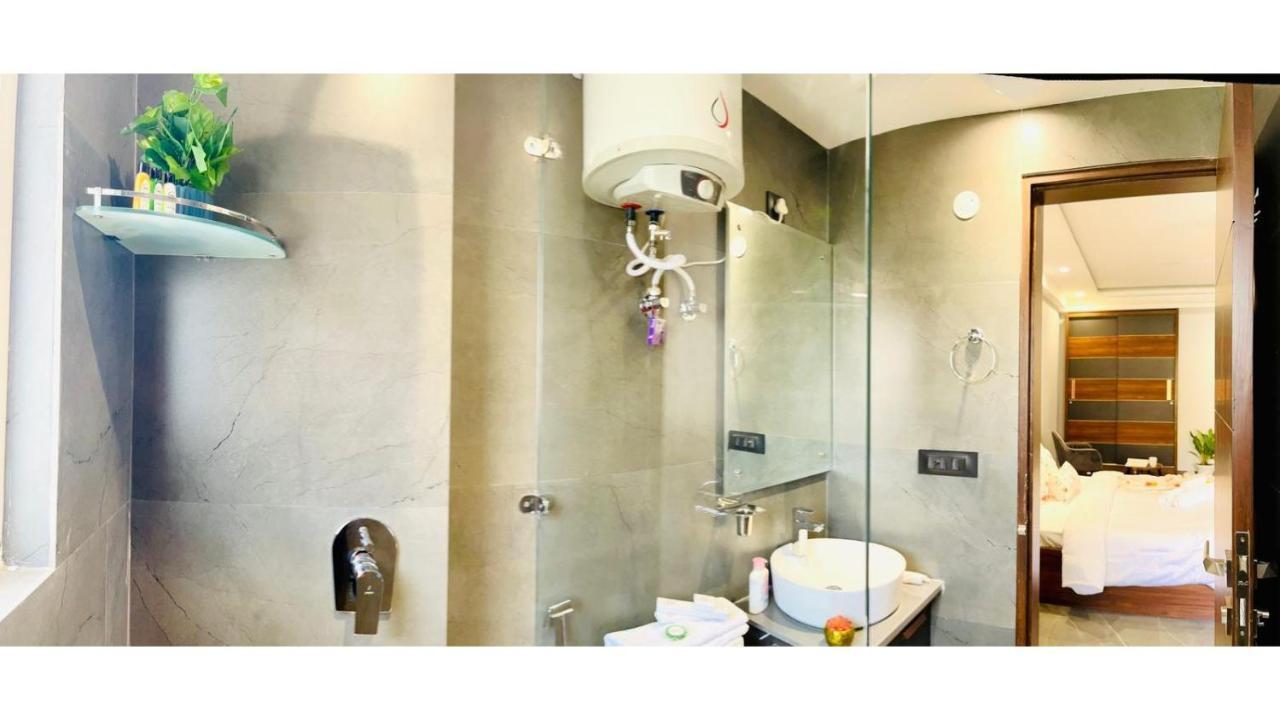 Bluo Studio1 Dlf Cybercity - Balcony, Gym Tt, Lift Hotel