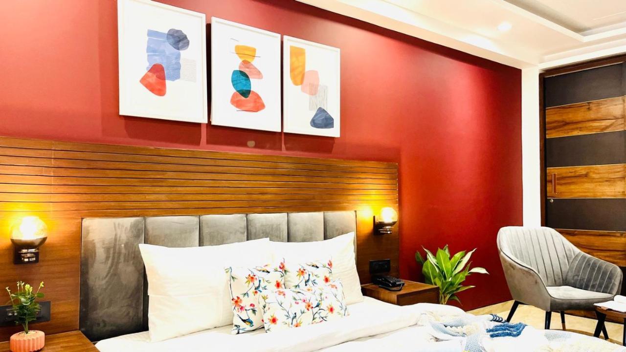 Hotel Bluo Studio1 Dlf Cybercity - Balcony, Gym Tt, Lift