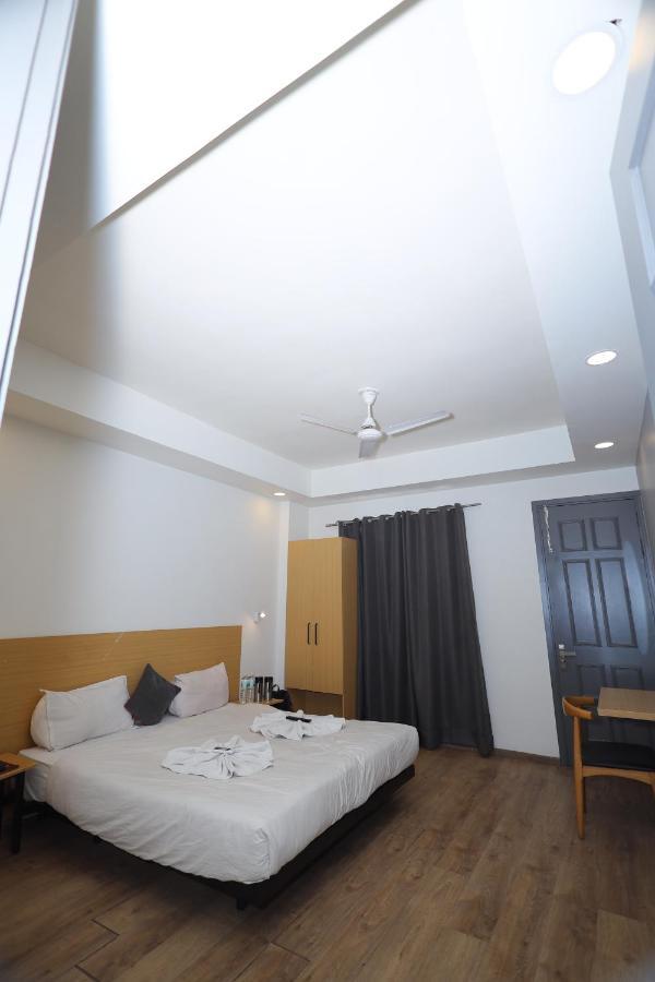 Hotel Wedlock Near Artemis Hospital 3*