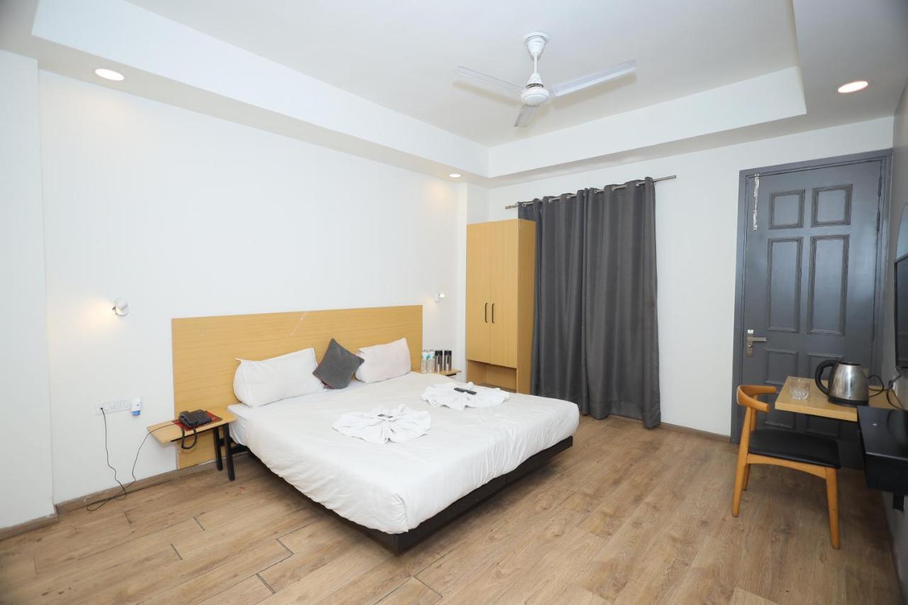 Hotel Wedlock Near Artemis Hospital Gurgaon