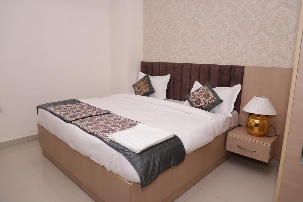 Lyf Corporate Sector 45 Hotel 3*