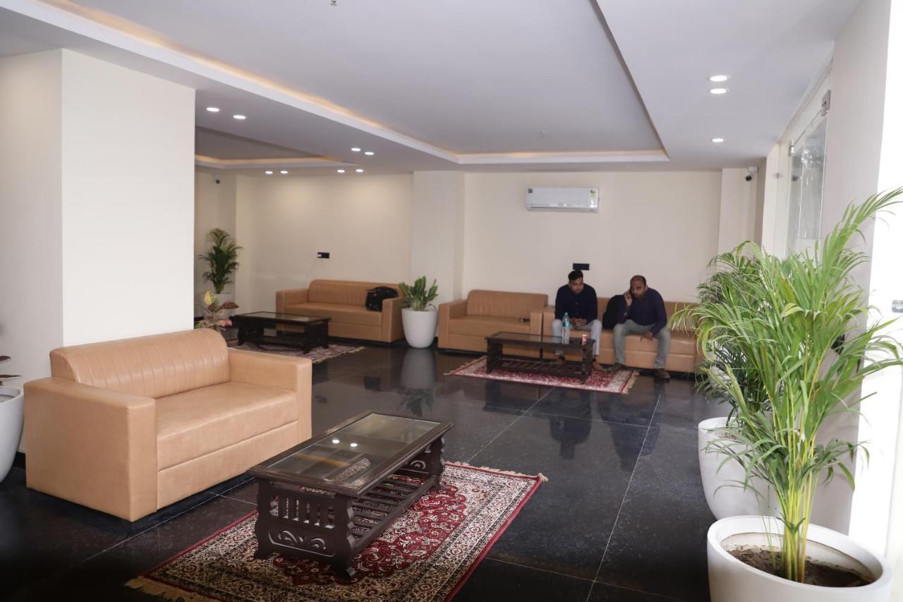 Hotel Lyf Corporate Sector 45