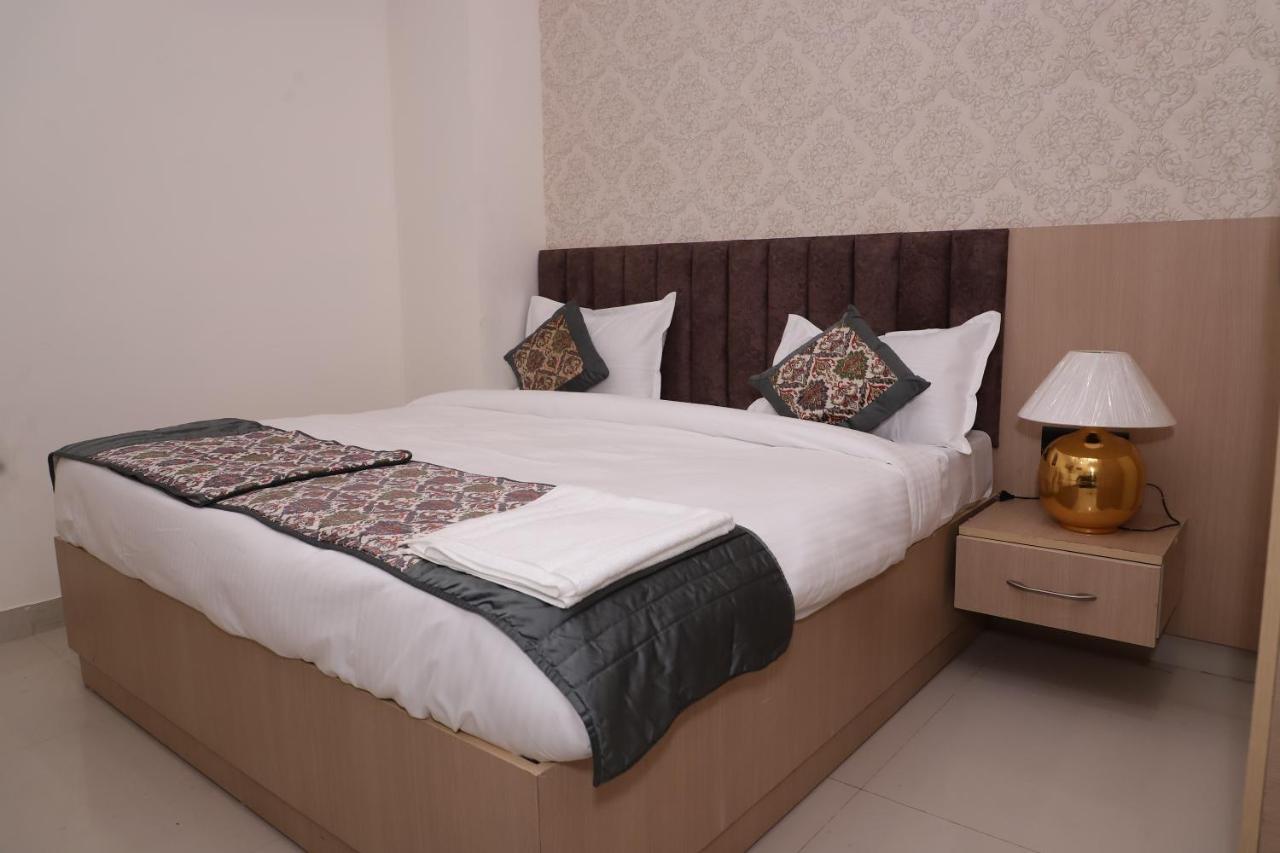 Lyf Corporate Sector 45 Hotel 3*