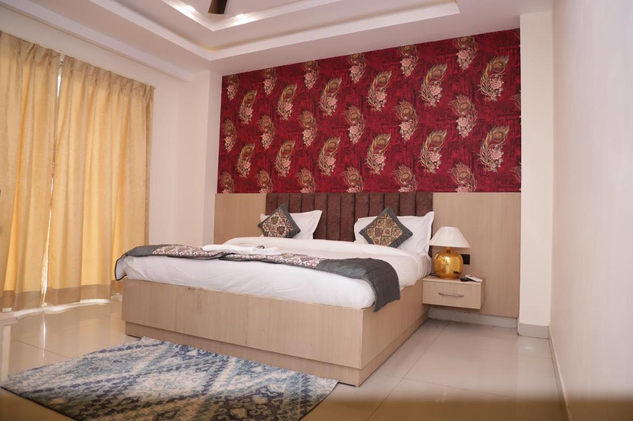 Lyf Corporate Sector 45 Hotel 3*