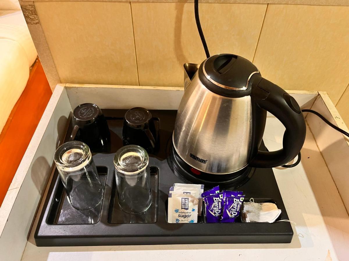 Hotel Oyster Pearl I Near Medanta Hospital I Sec-39 I 3*
