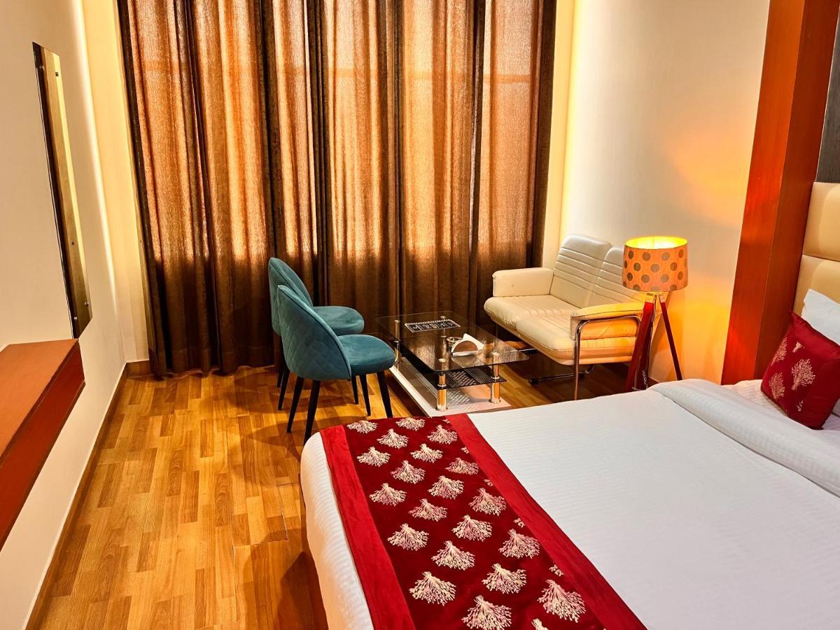 Hotel Oyster Pearl I Near Medanta Hospital I Sec-39 I