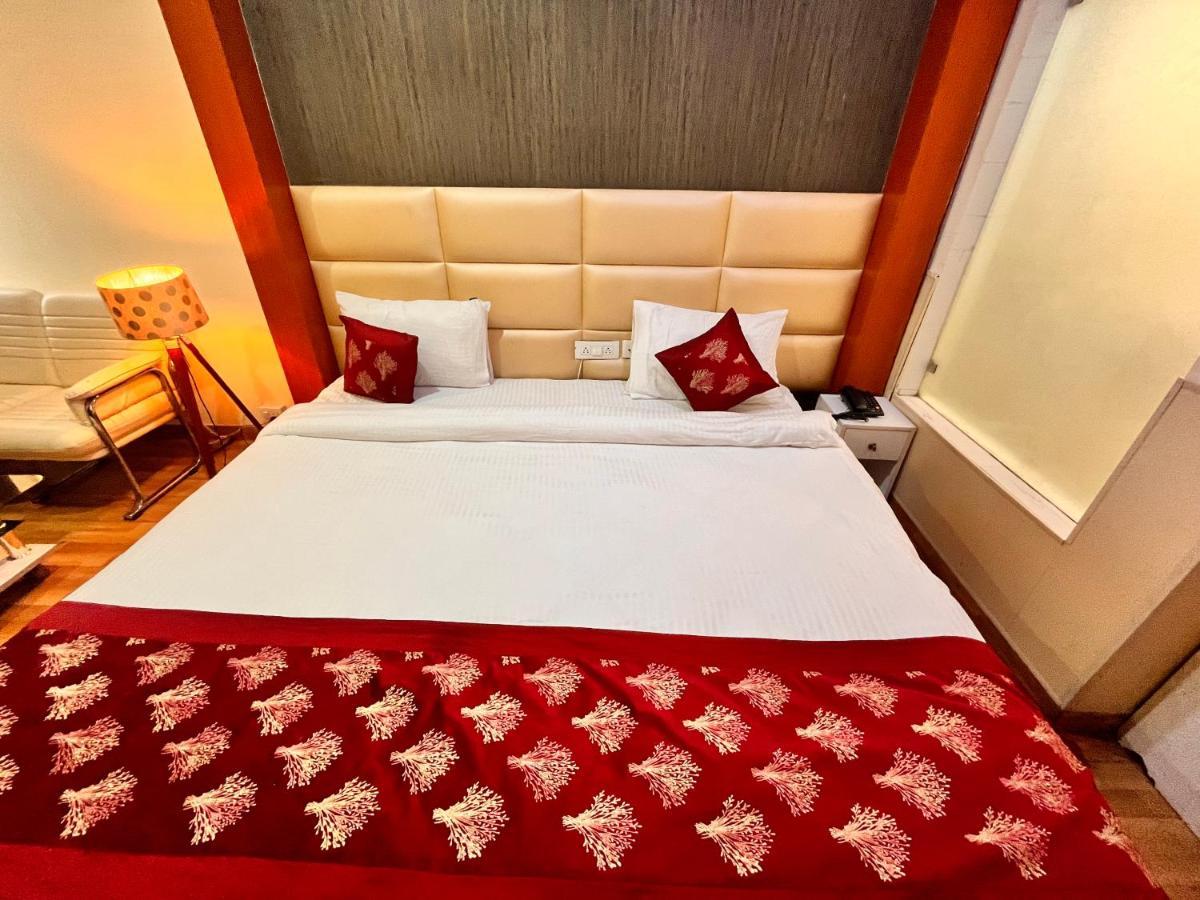 Oyster Pearl I Near Medanta Hospital I Sec-39 I Hotel Gurgaon