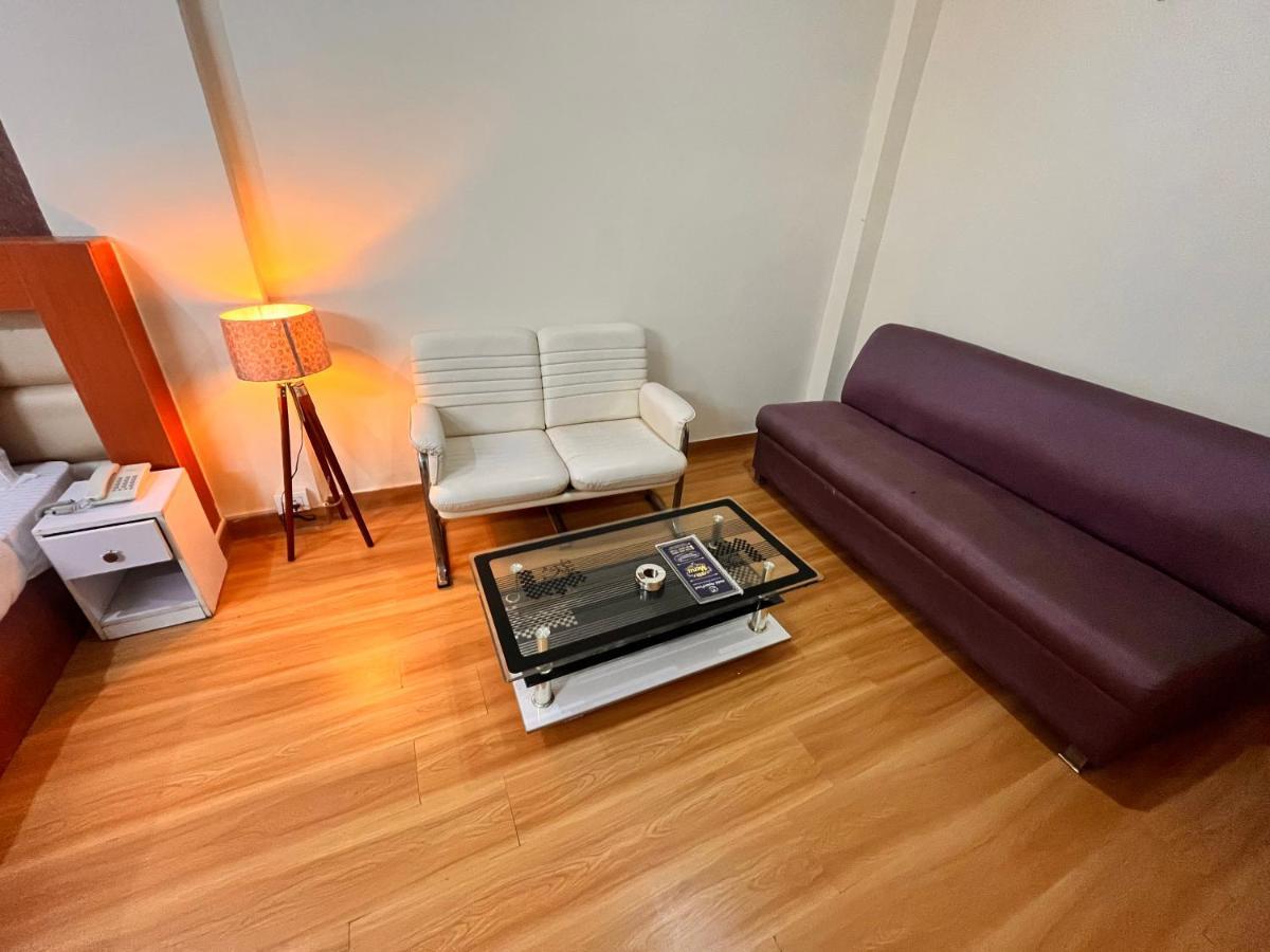 Hotel Oyster Pearl I Near Medanta Hospital I Sec-39 I