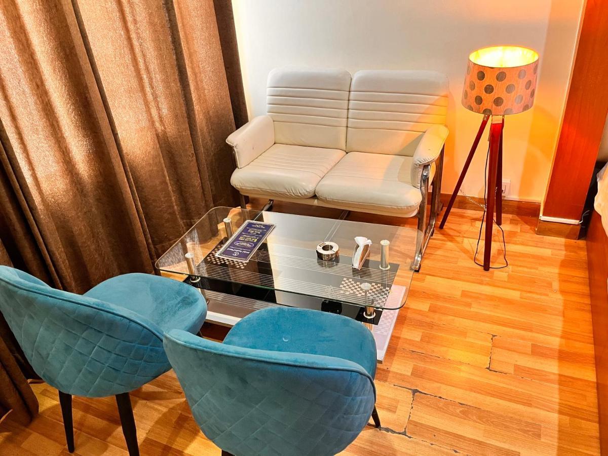 Oyster Pearl I Near Medanta Hospital I Sec-39 I 3* Gurgaon