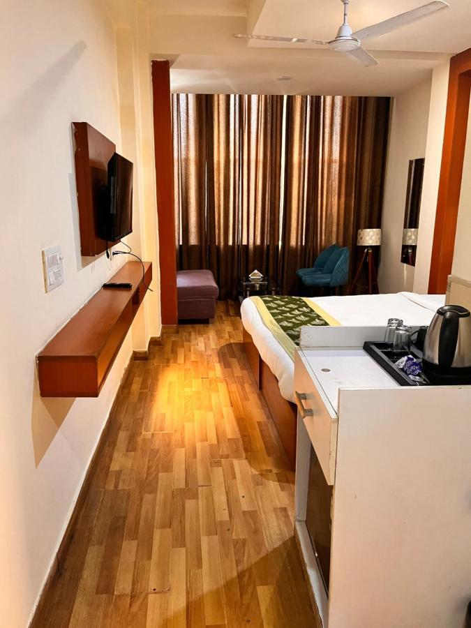 Oyster Pearl I Near Medanta Hospital I Sec-39 I