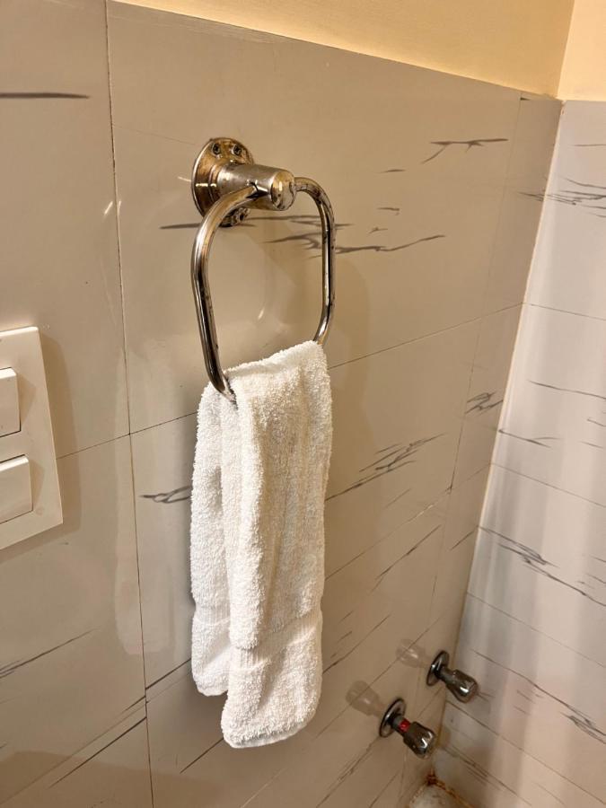 Hotel Oyster Pearl I Near Medanta Hospital I Sec-39 I