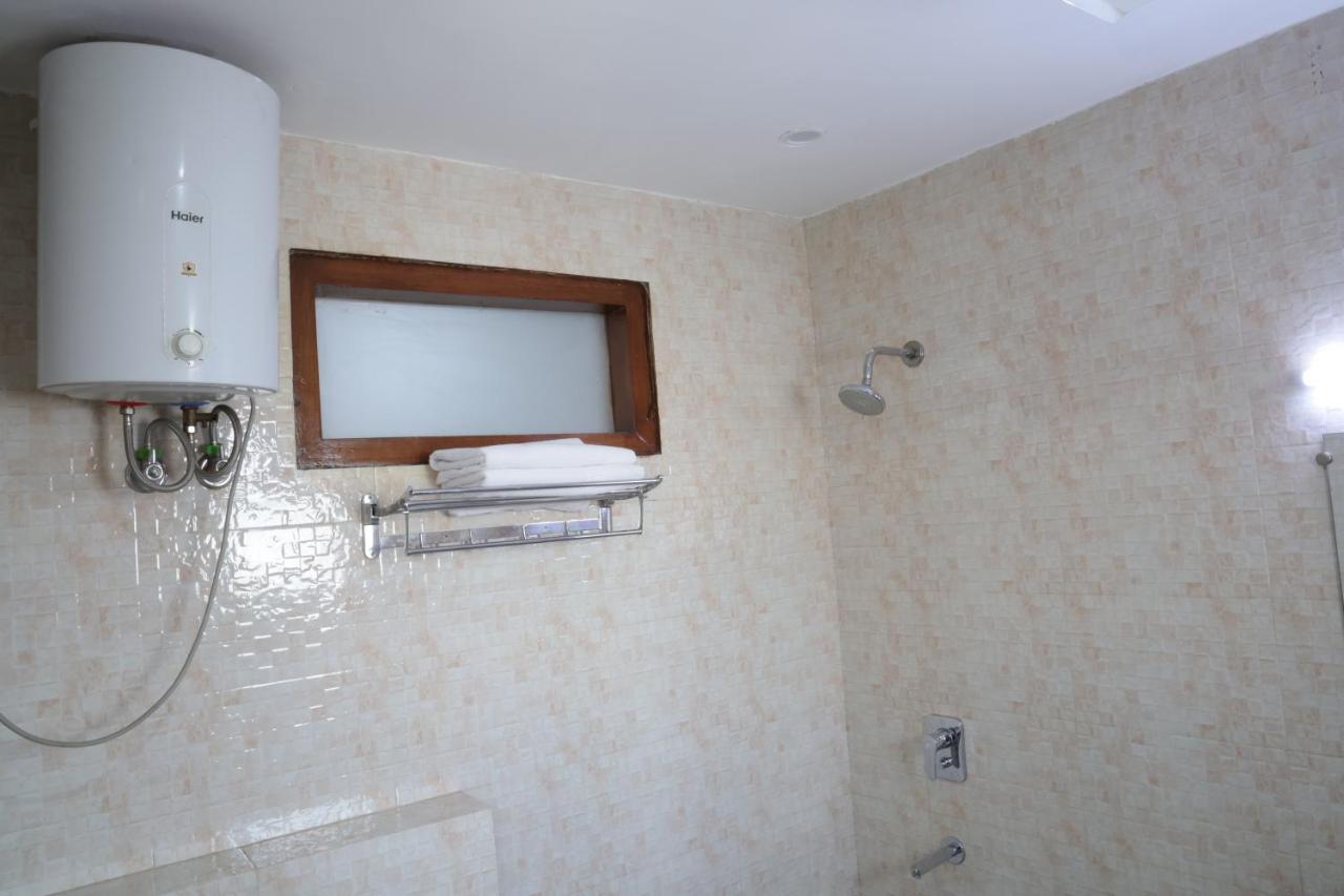 Hotel The Sandalwood I Sec-38 I Near Medanta Medicity Gurgaon