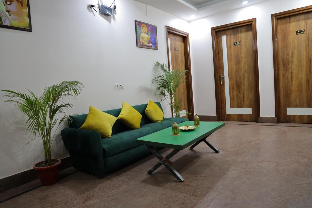 Hotel The Sandalwood I Sec-38 I Near Medanta Medicity Gurgaon
