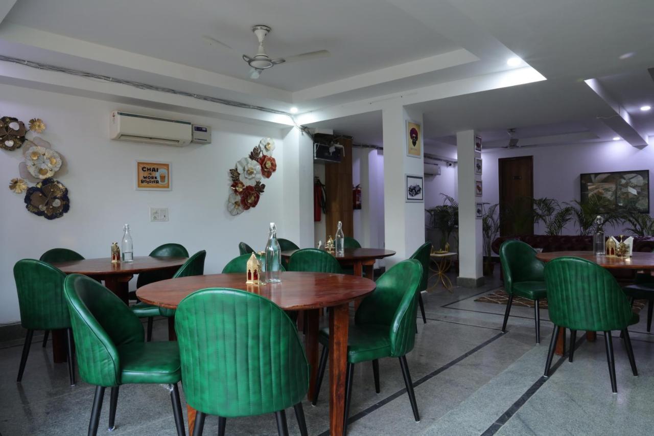 Hotel The Sandalwood I Sec-38 I Near Medanta Medicity 4*