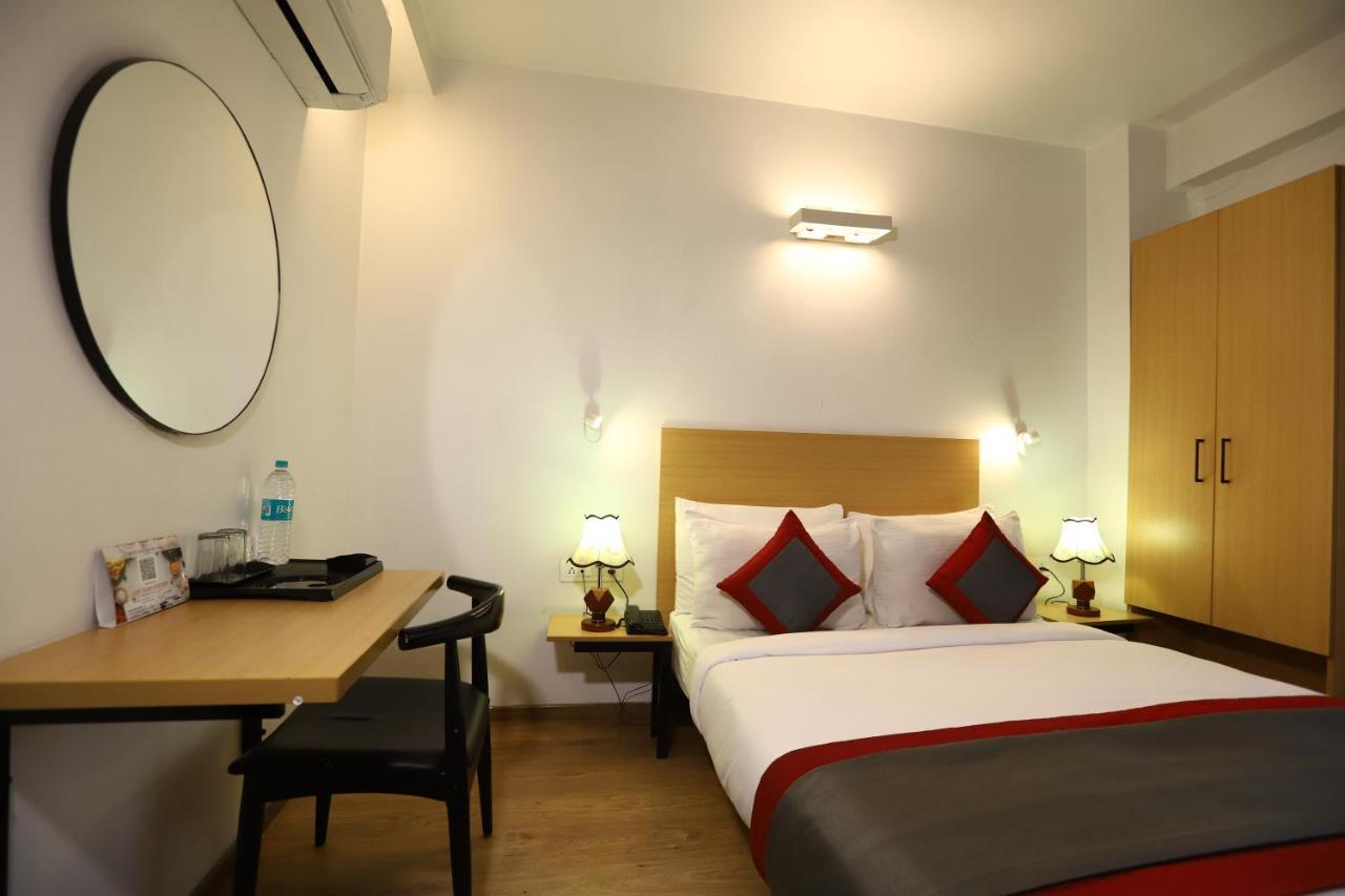 Hotel Bk And Near Huda Centre 3*