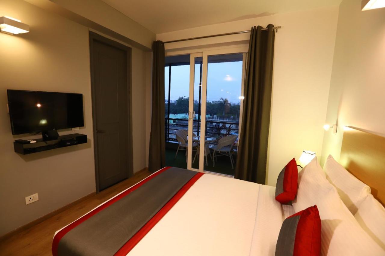 Hotel Bk And Near Huda Centre