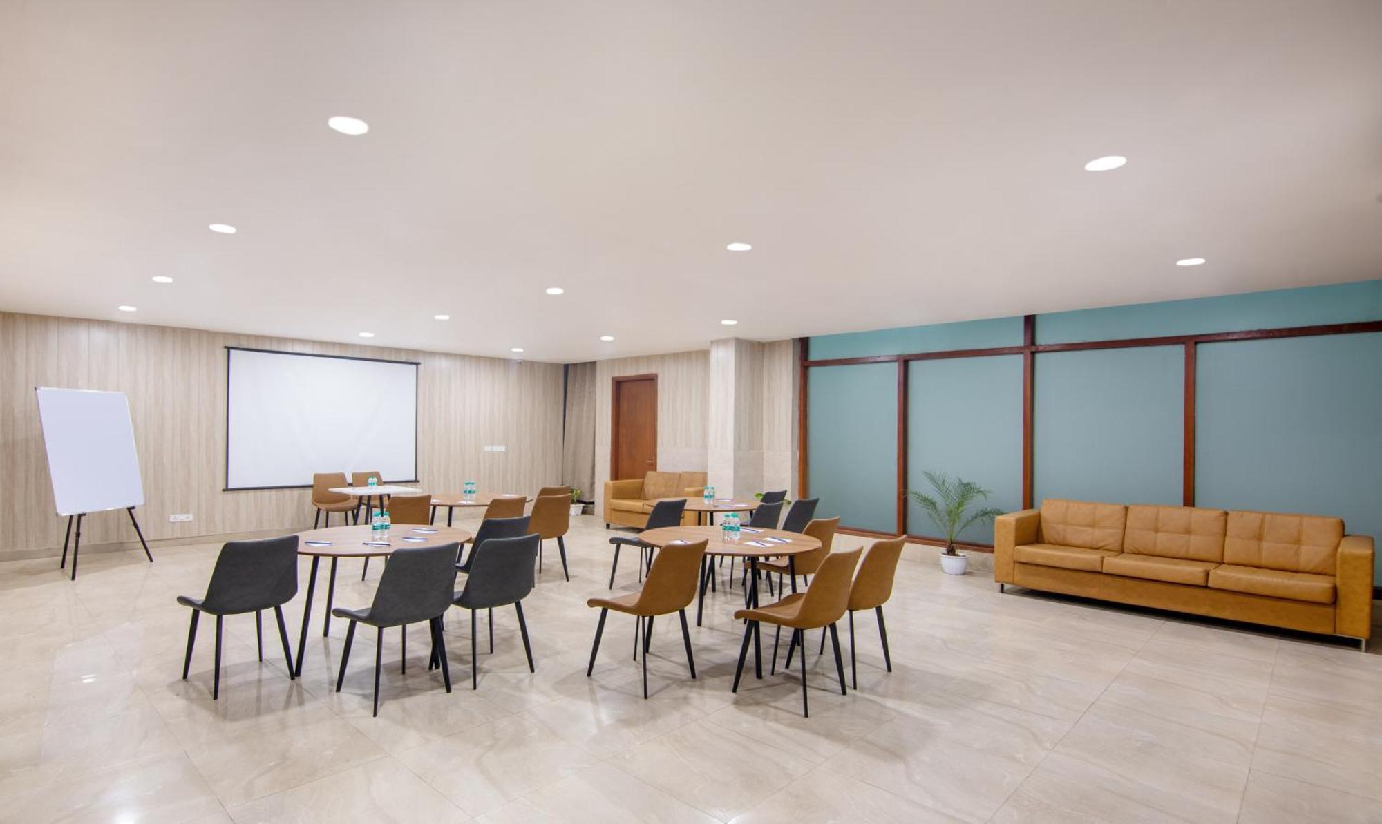 Treebo Flxho Trio, Medanta Medicity Gurgaon