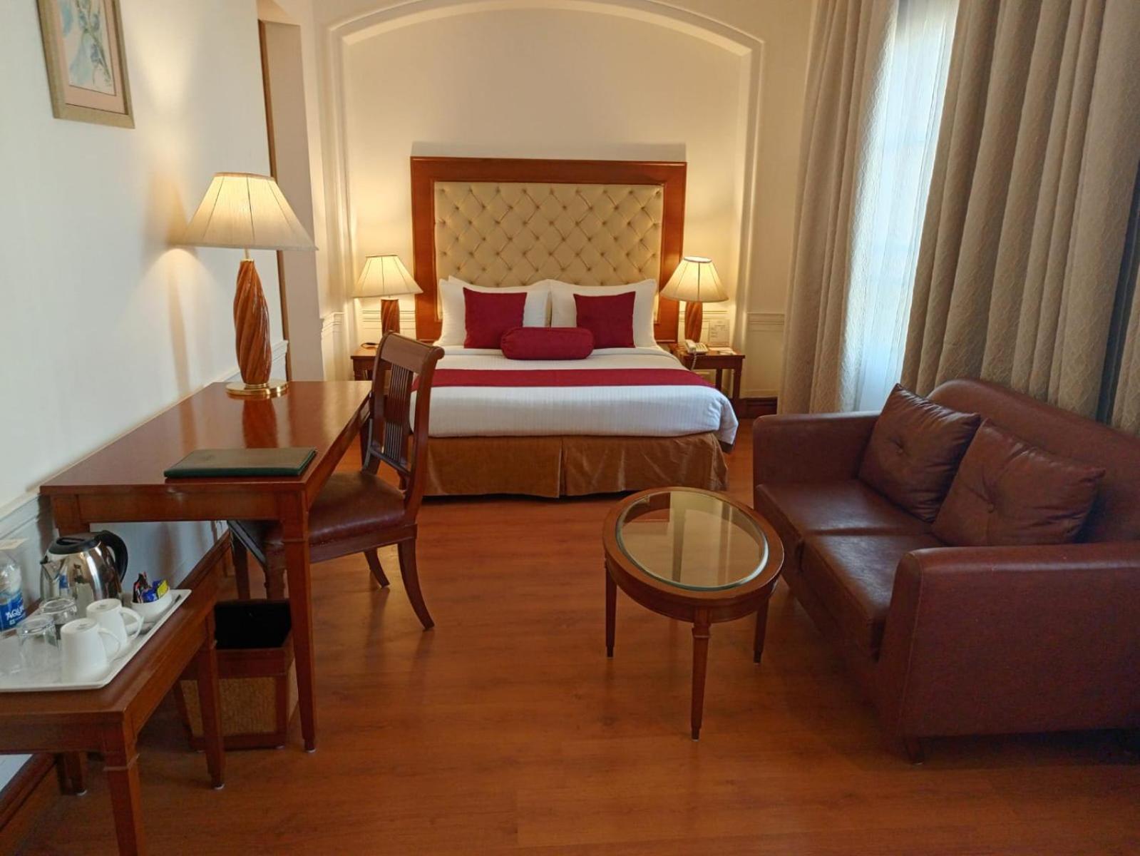 Dlf Club 4 Gurgaon
