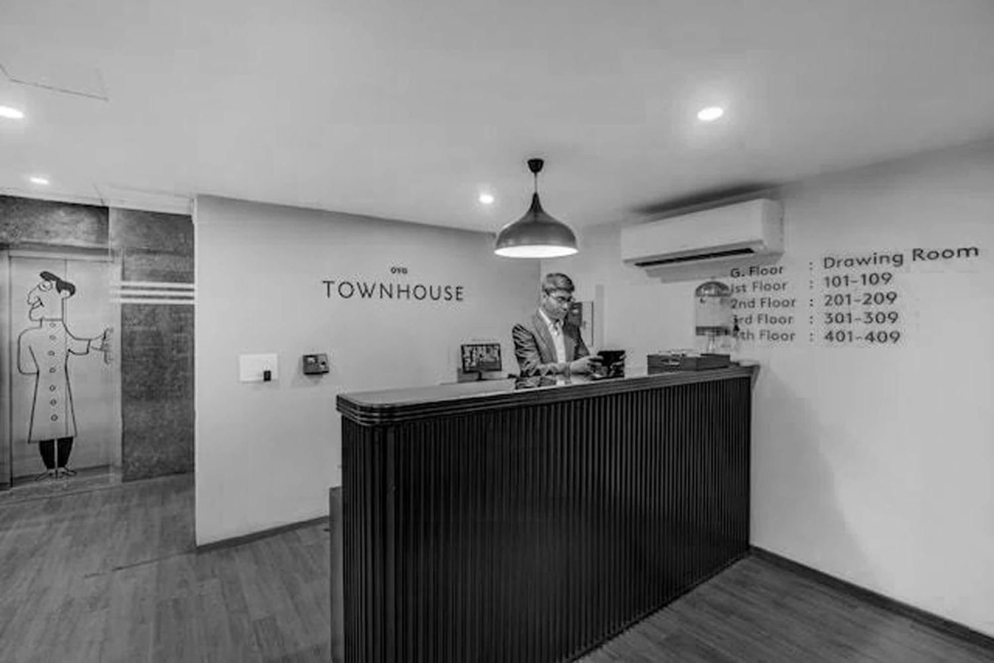 Hotel Townhouse Golf Course Road 4*