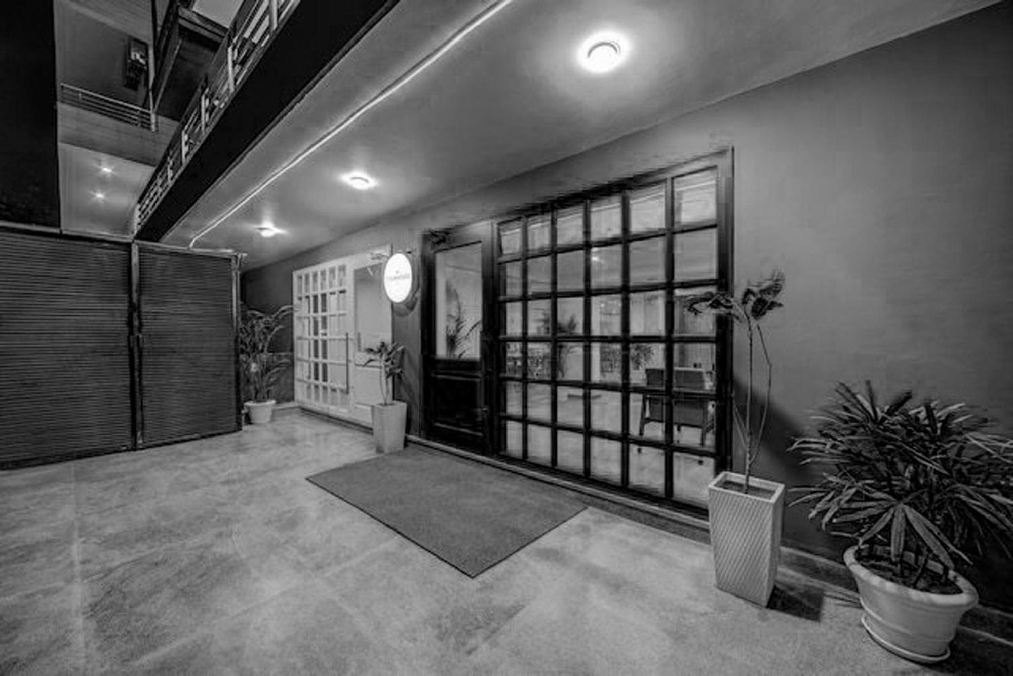 Townhouse Golf Course Road
