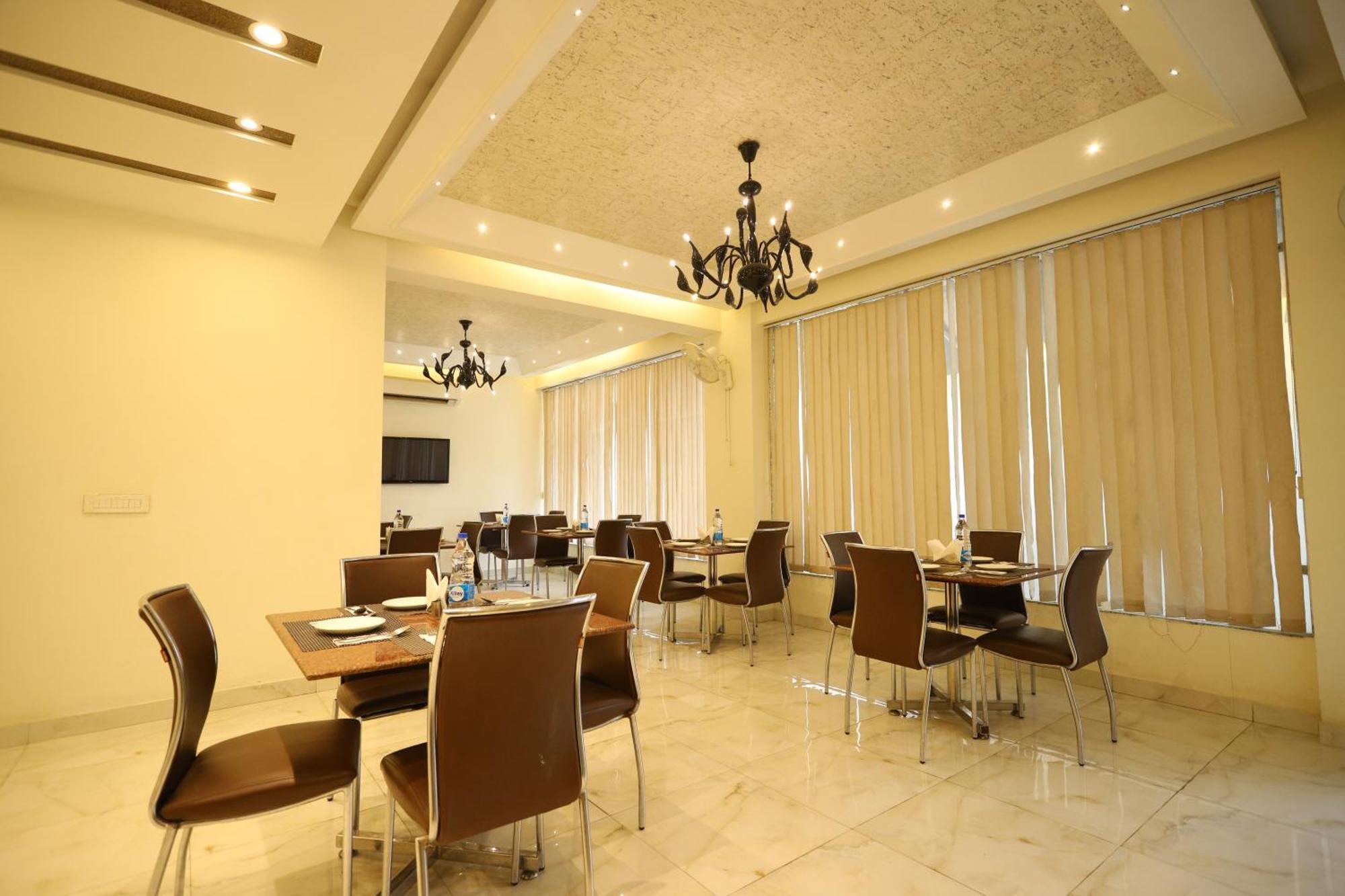 Asian Suites Cyber Park Hotel 3*