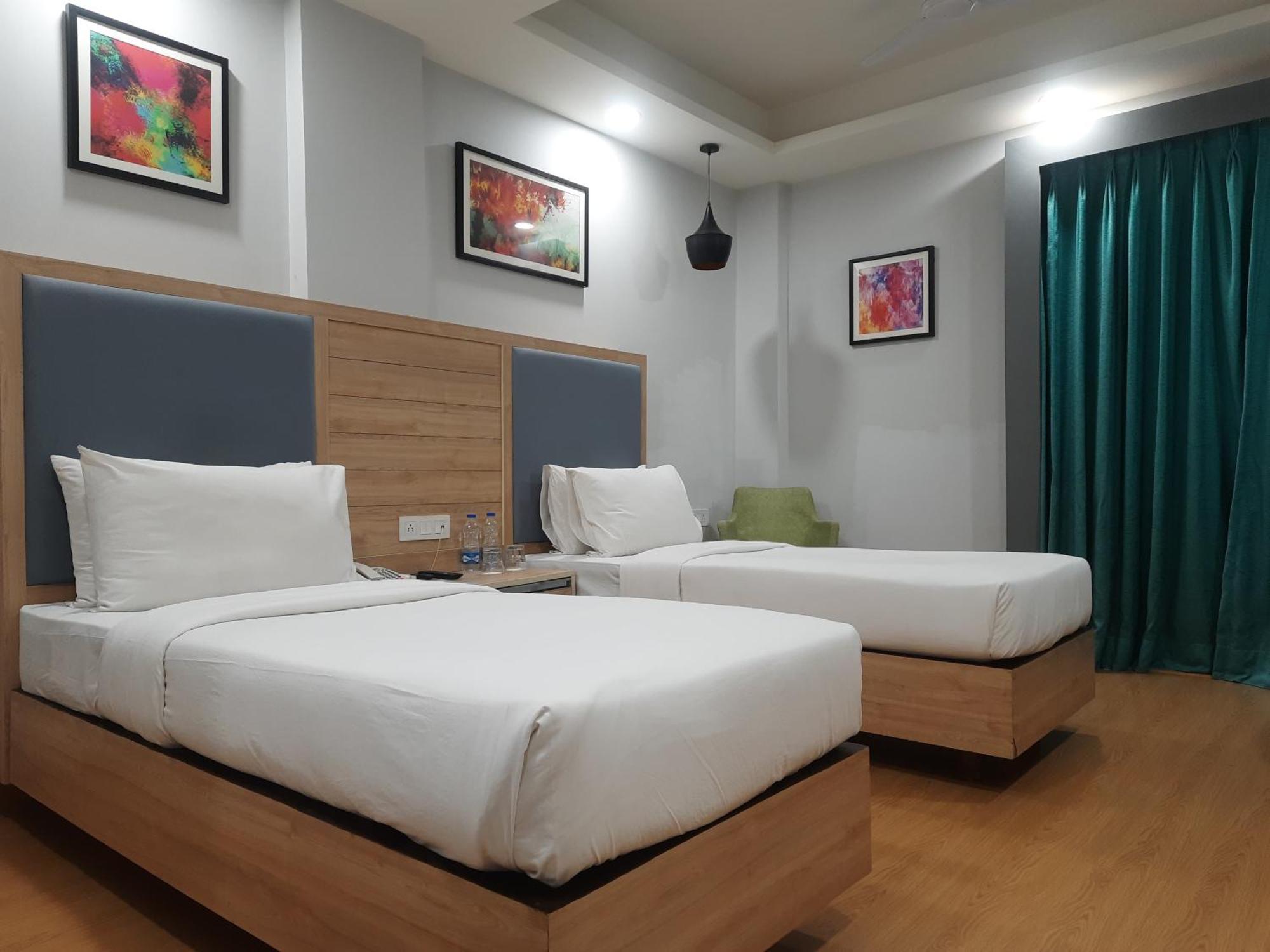 Hotel Inde Golf Course Extension, Gurgaon