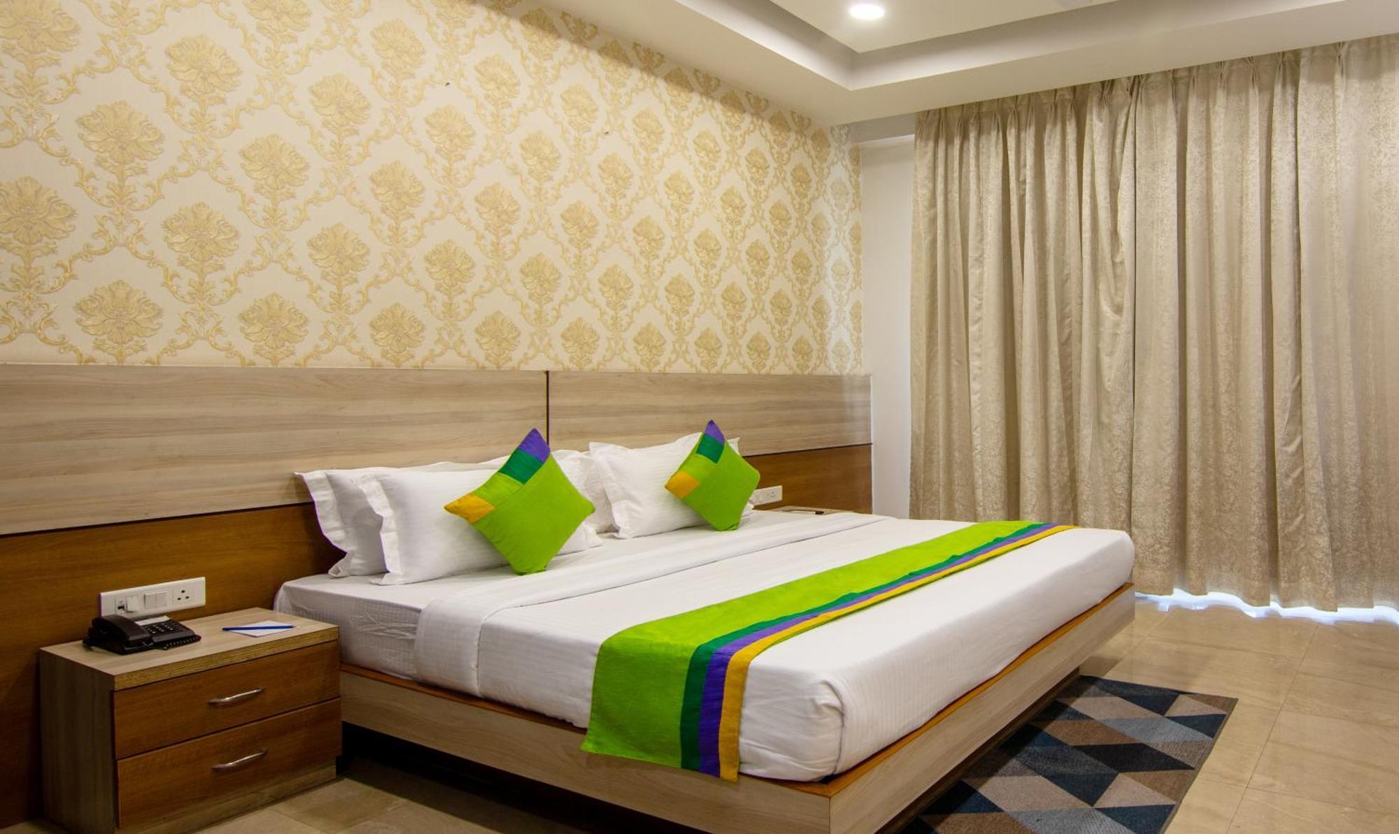Hotel Treebo Flxho Trio, Medanta Medicity Gurgaon