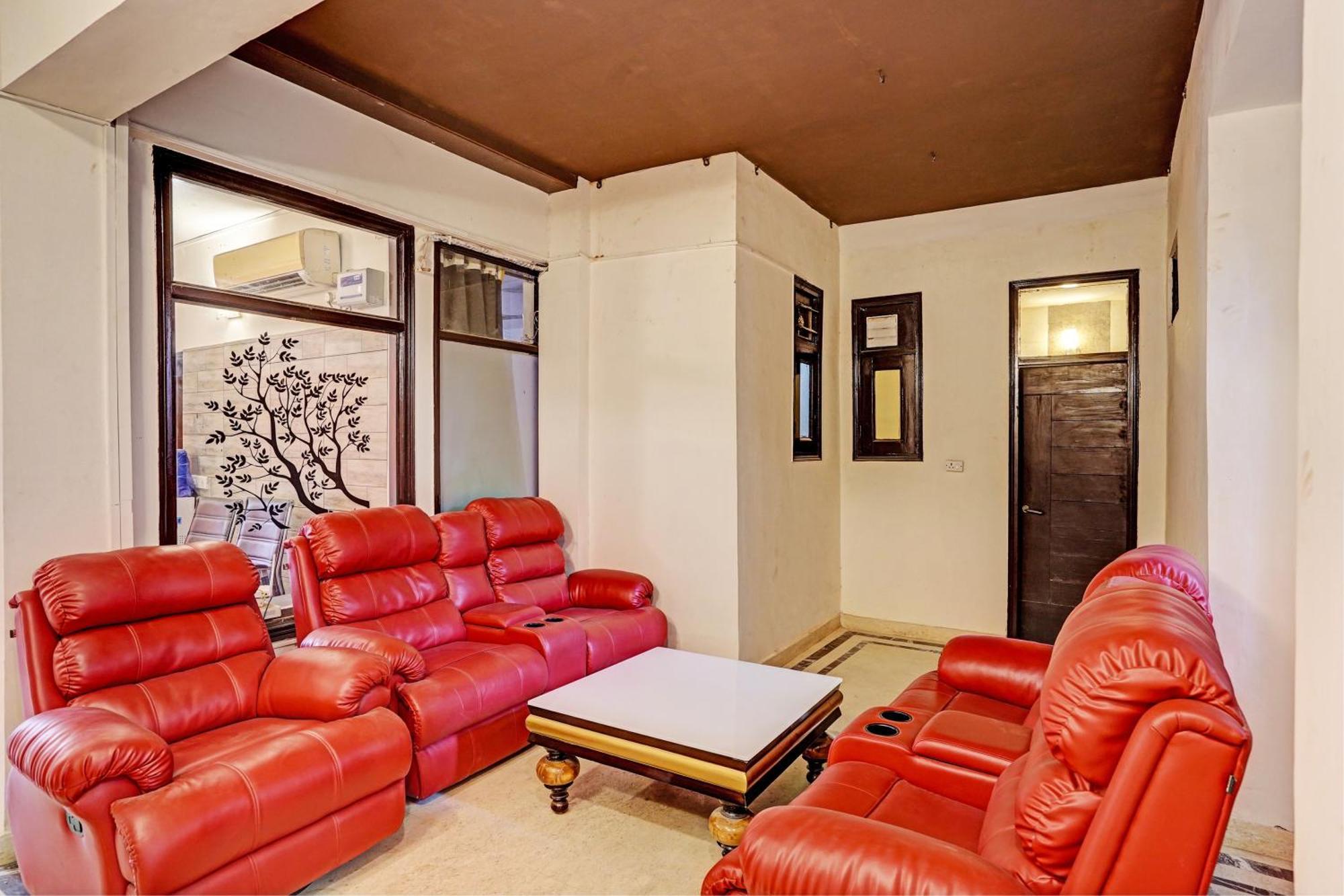 Hotel O Starlight Gurgaon