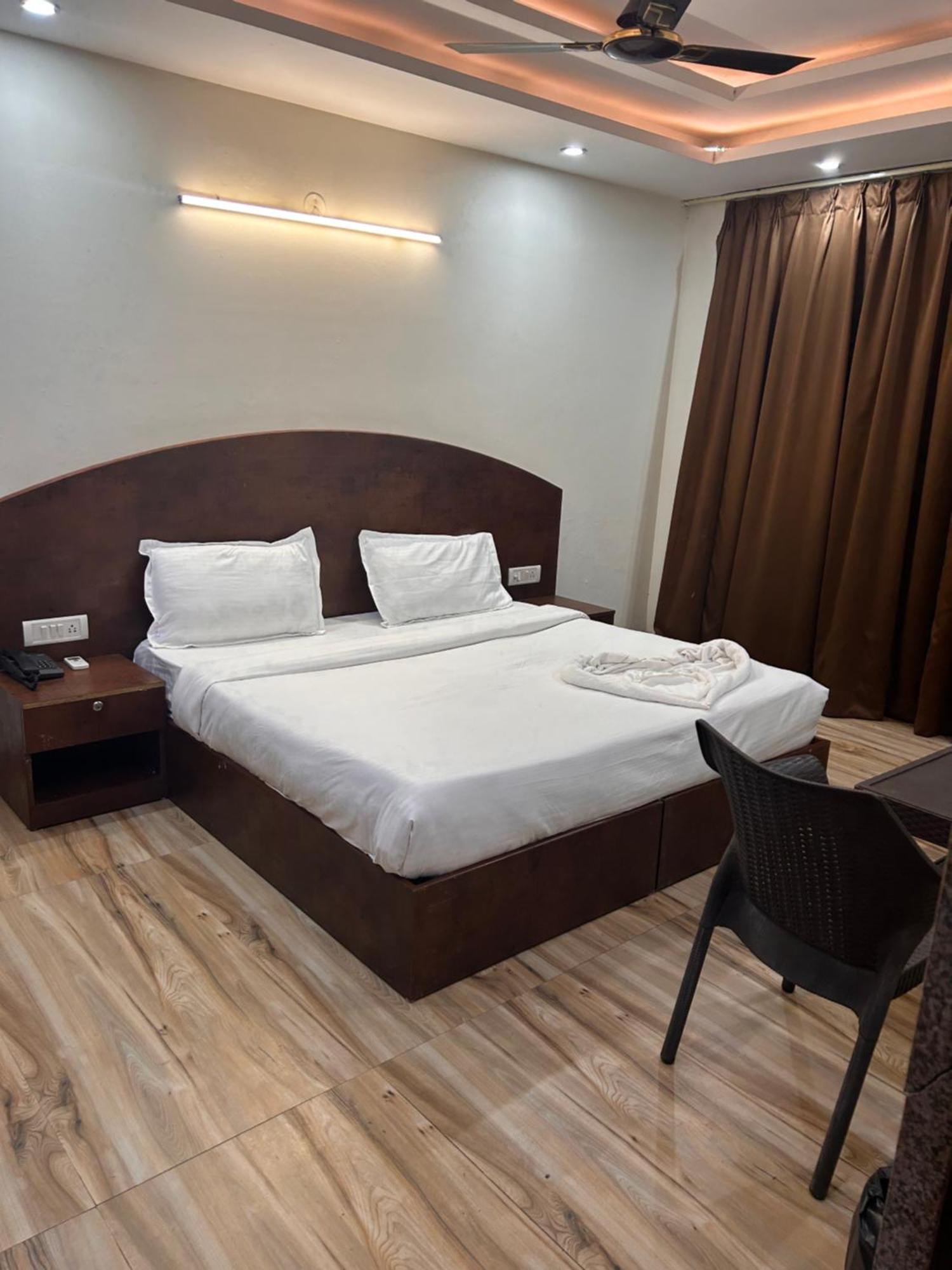 Hotel Bellmore And Homes 3*