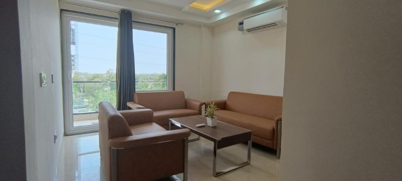 Lime Tree Golf Course Extension Nearby Grand Hyatt Gurgaon