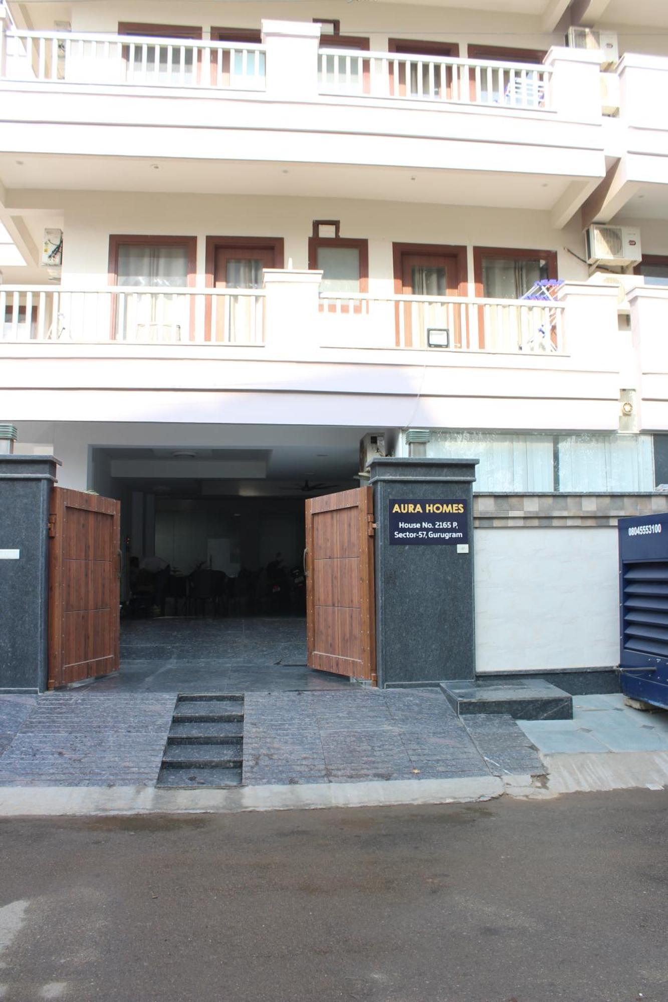 Hotel Aura Luxury I Couple Friendly I Near Golf Course Road, Sector 57, Gurgaon