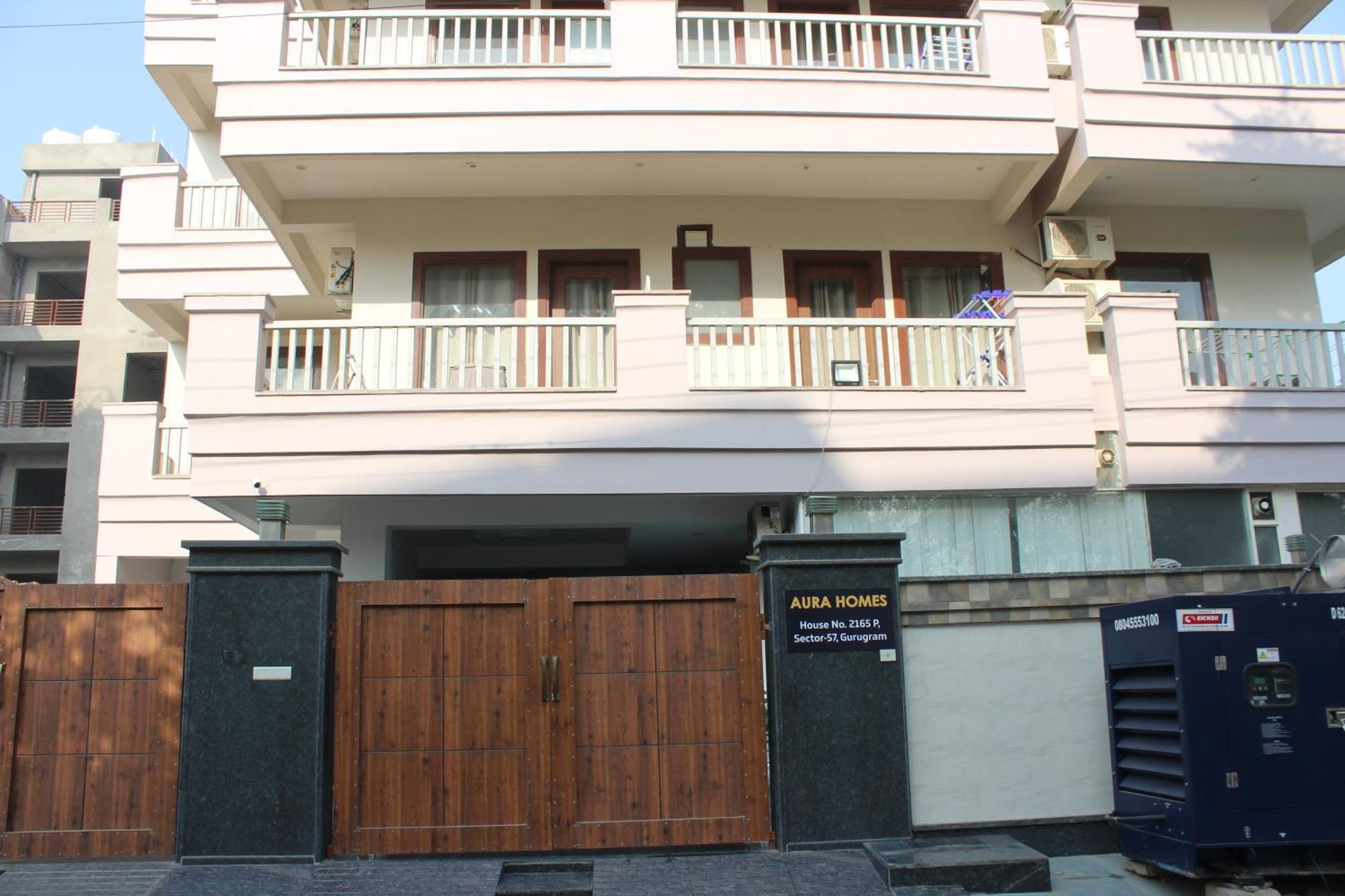 Aura Luxury I Couple Friendly I Near Golf Course Road, Sector 57, Gurgaon