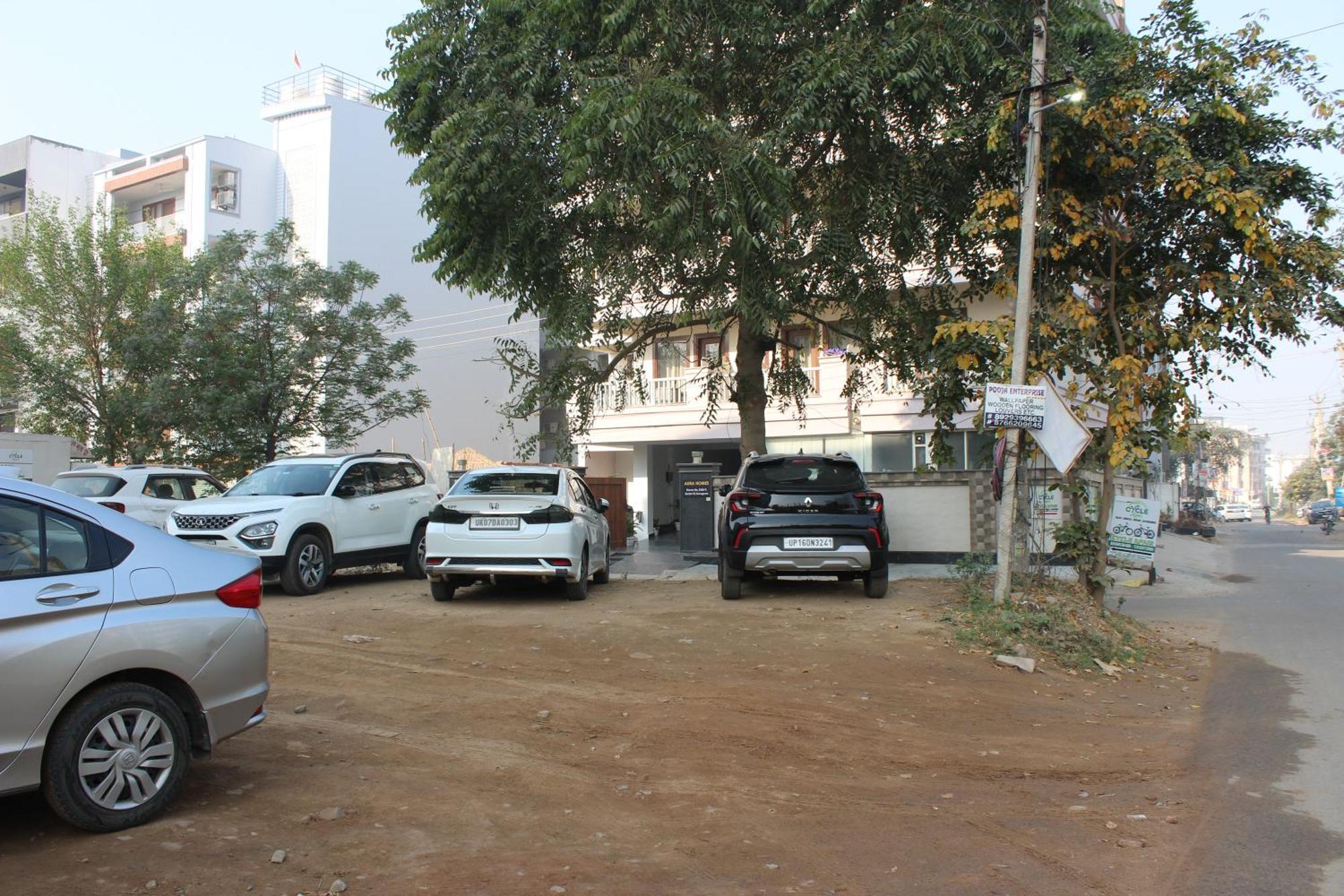 Aura Luxury I Couple Friendly I Near Golf Course Road, Sector 57, 4* Gurgaon