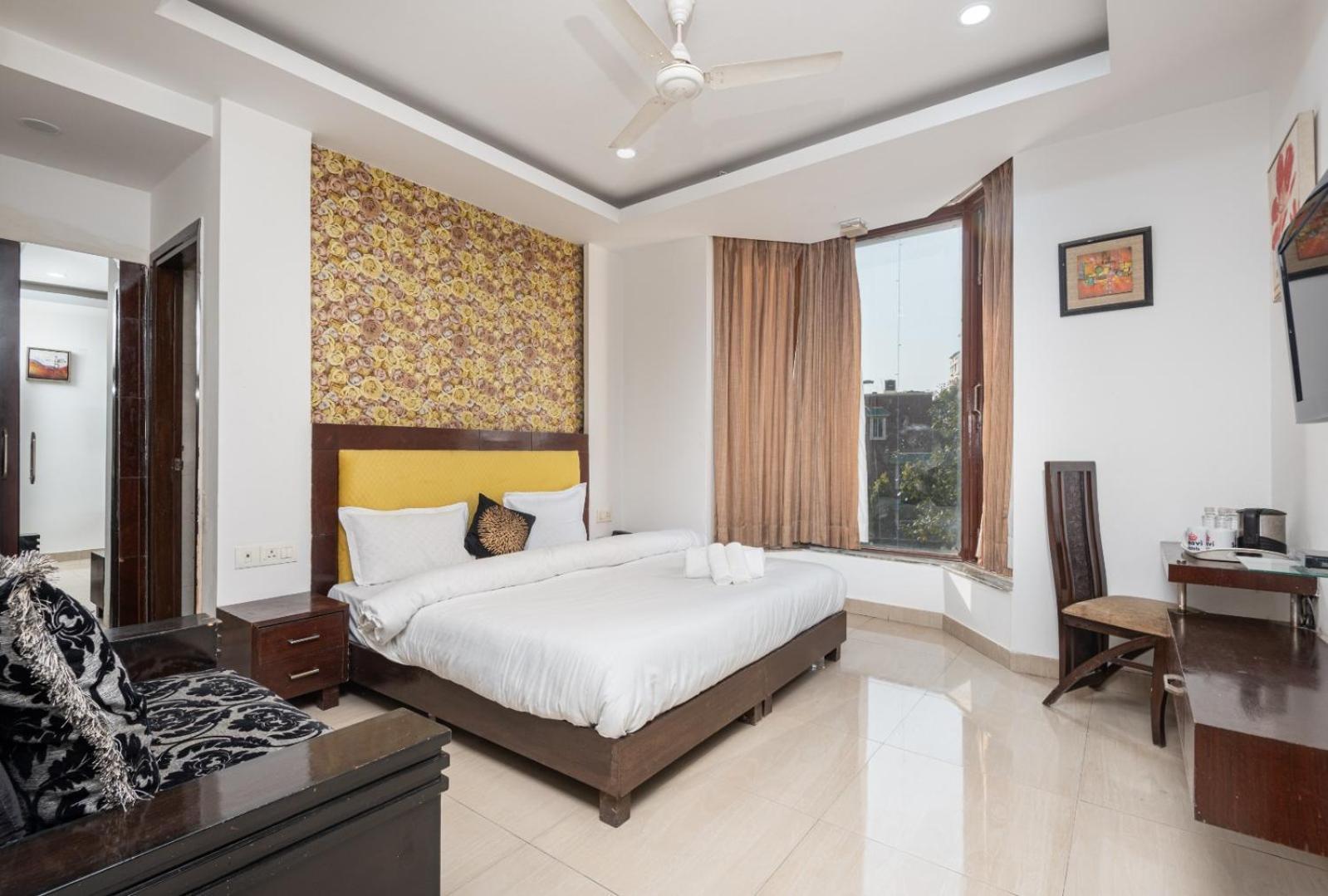 Hotel Saavi Huda City Centre 3*