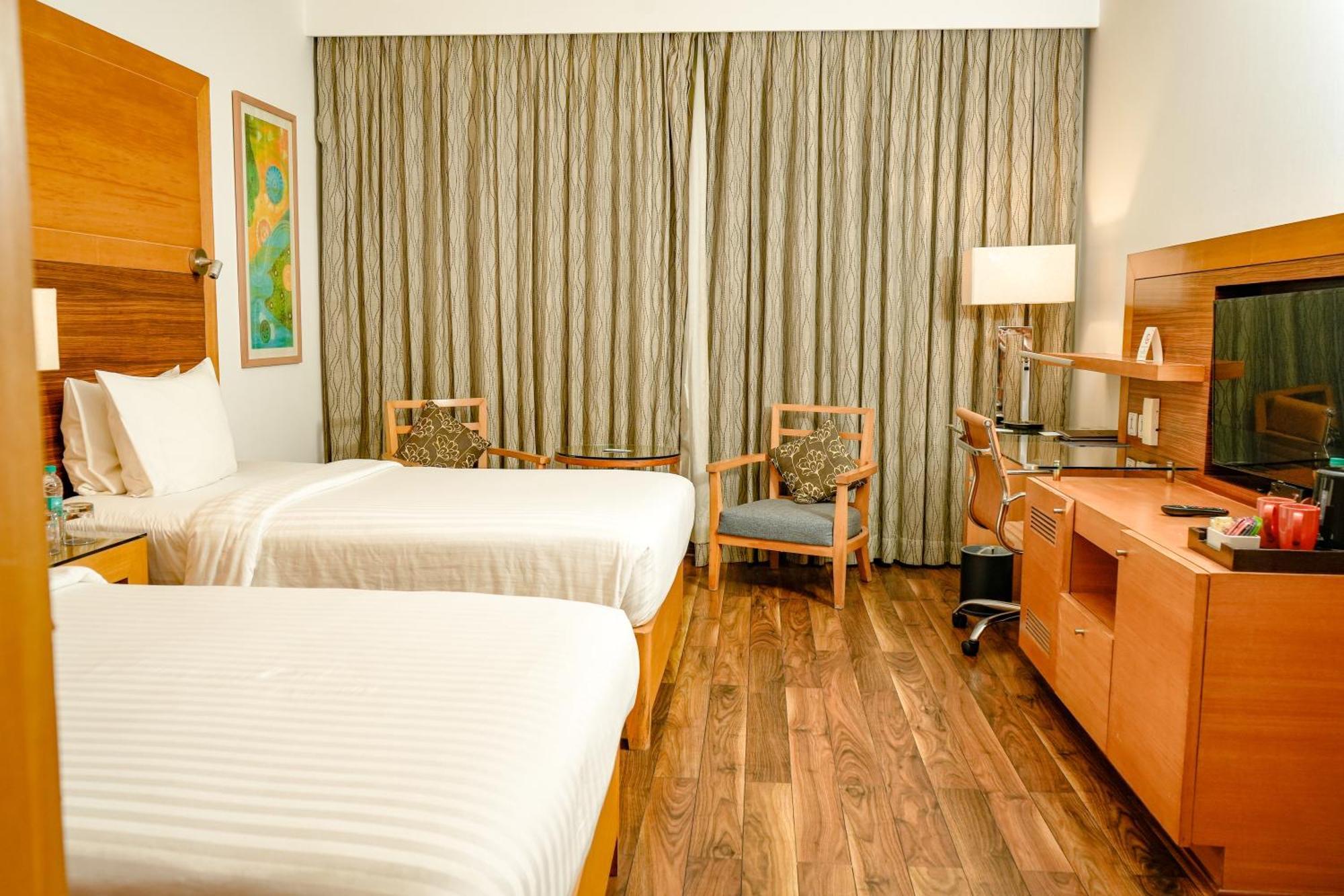 Courtyard By Marriott Gurugram Downtown Hotel
