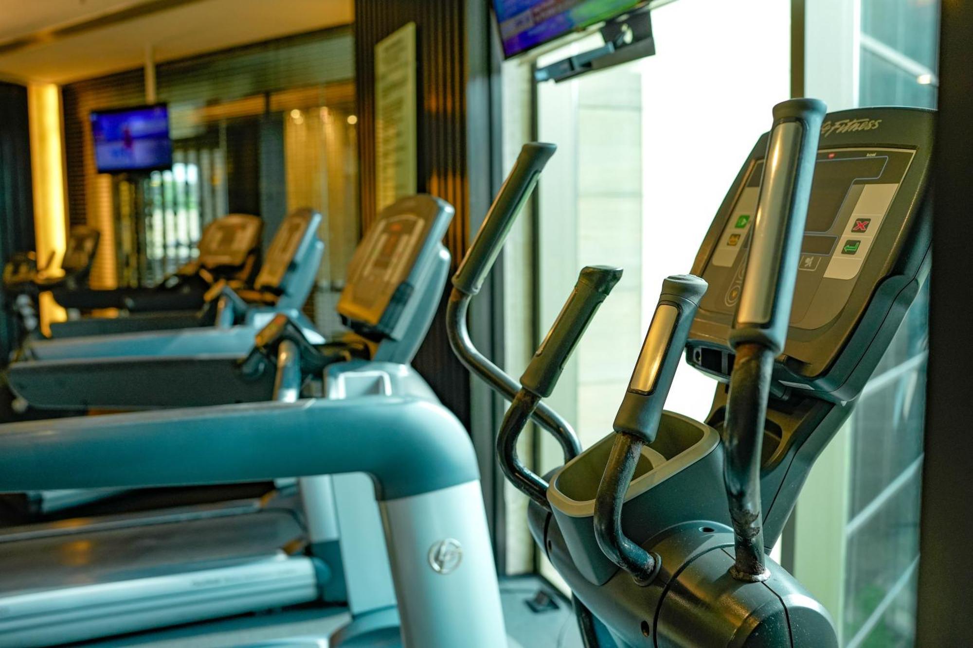 Courtyard By Marriott Gurugram Downtown
