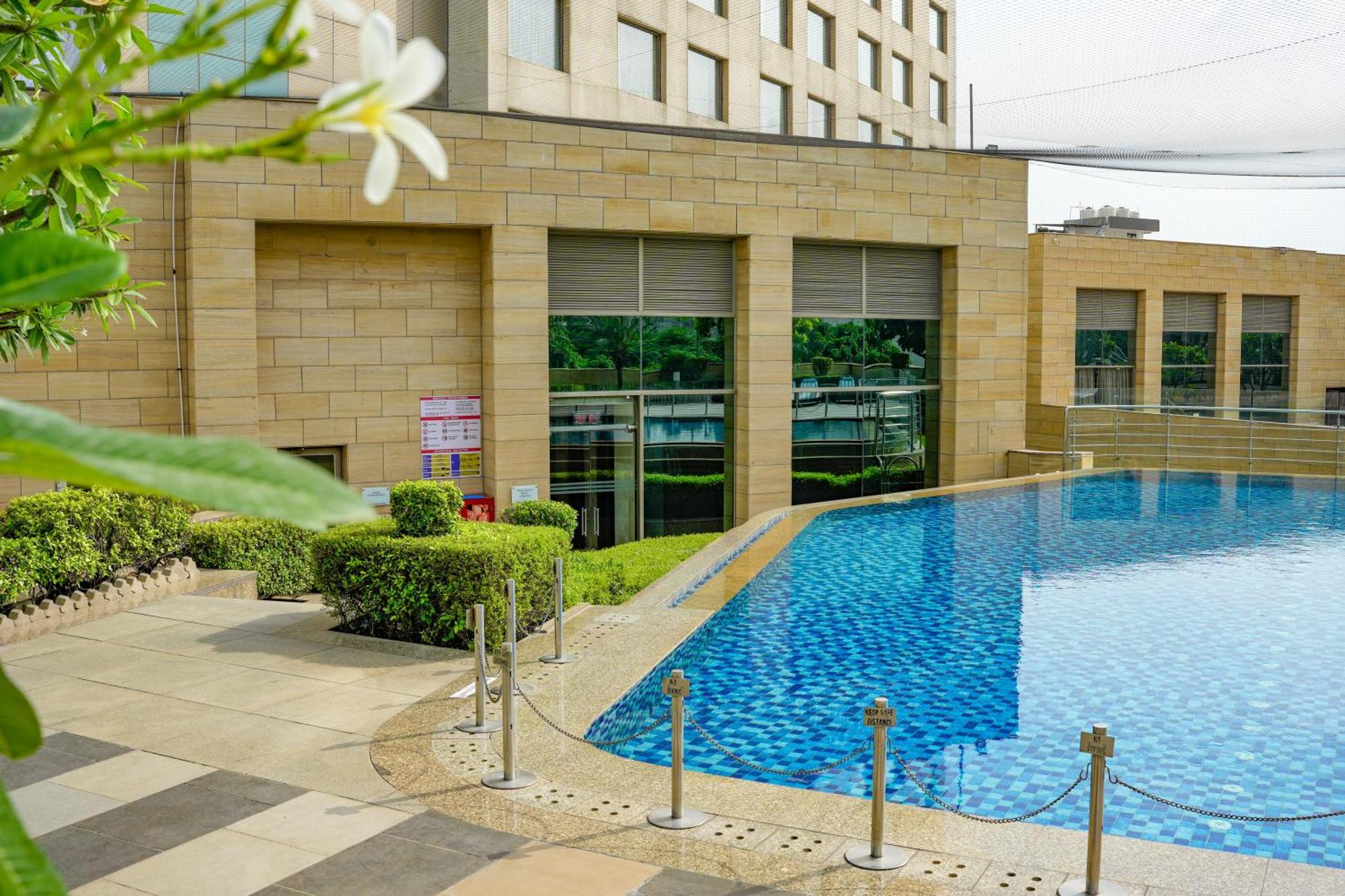 Courtyard By Marriott Gurugram Downtown Hotel