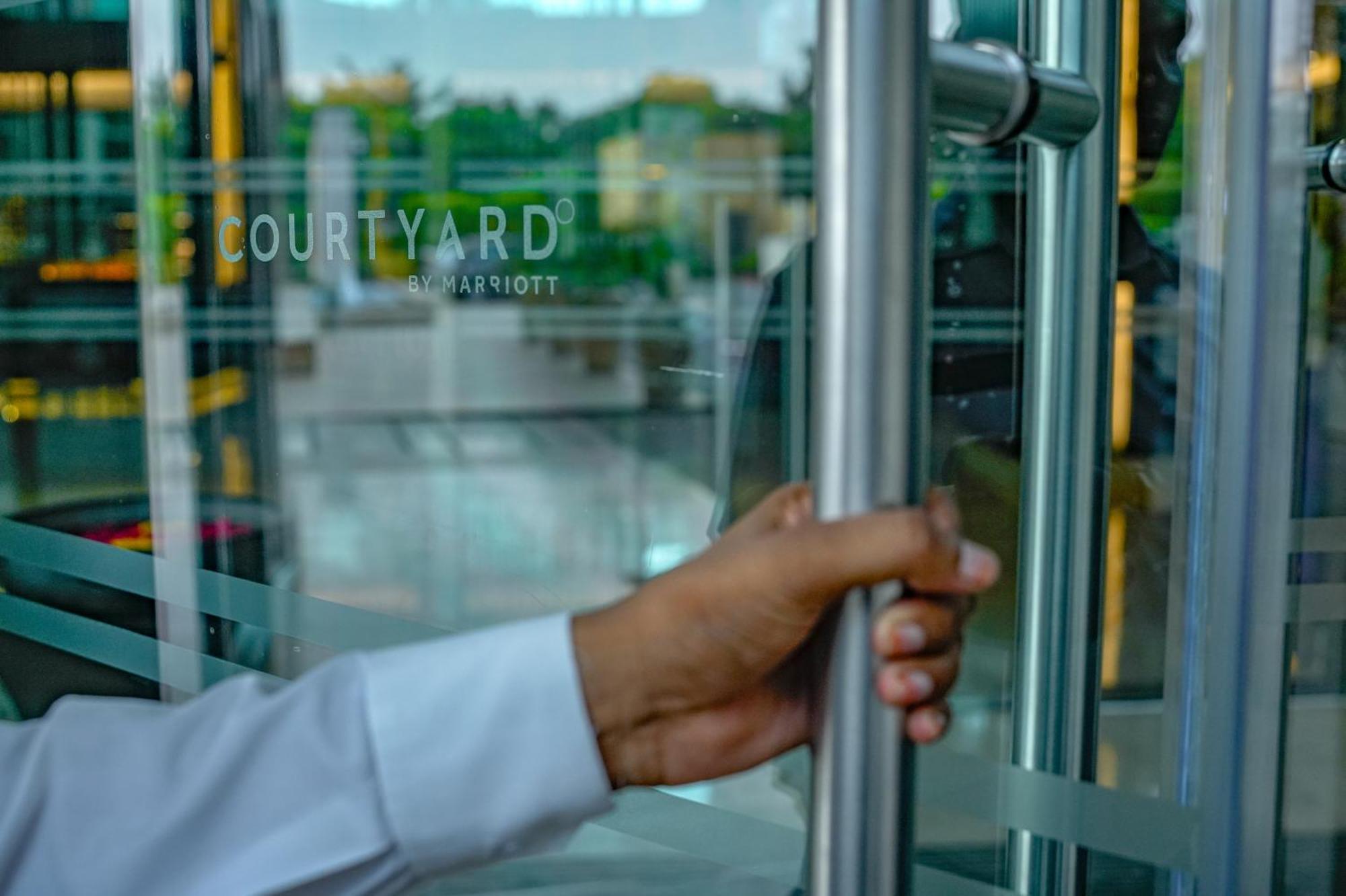 Hotel Courtyard By Marriott Gurugram Downtown Gurgaon