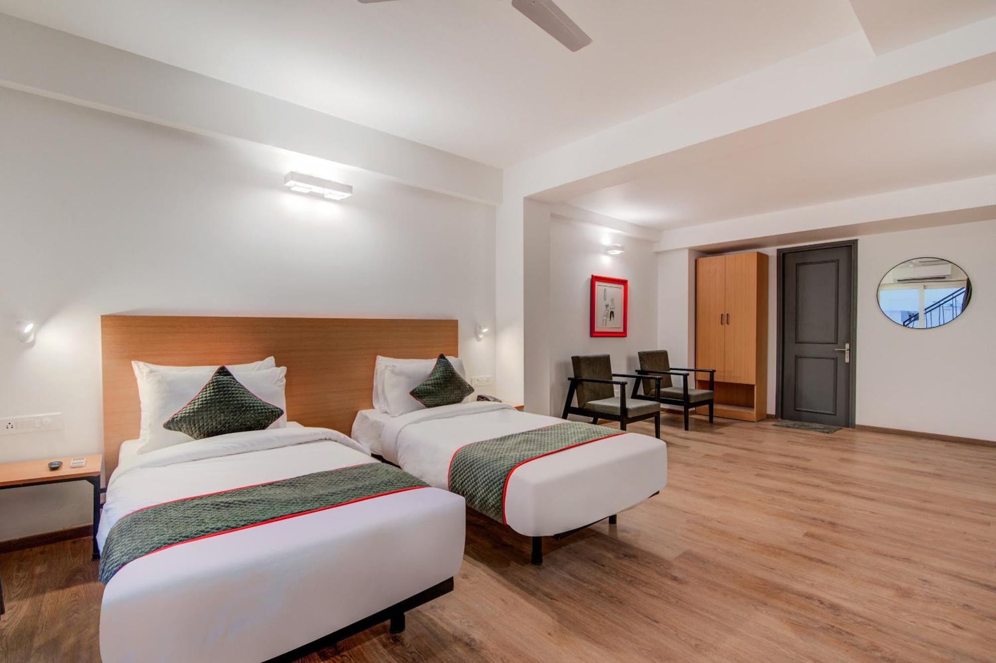 Hotel Townhouse Golf Course Road Gurgaon