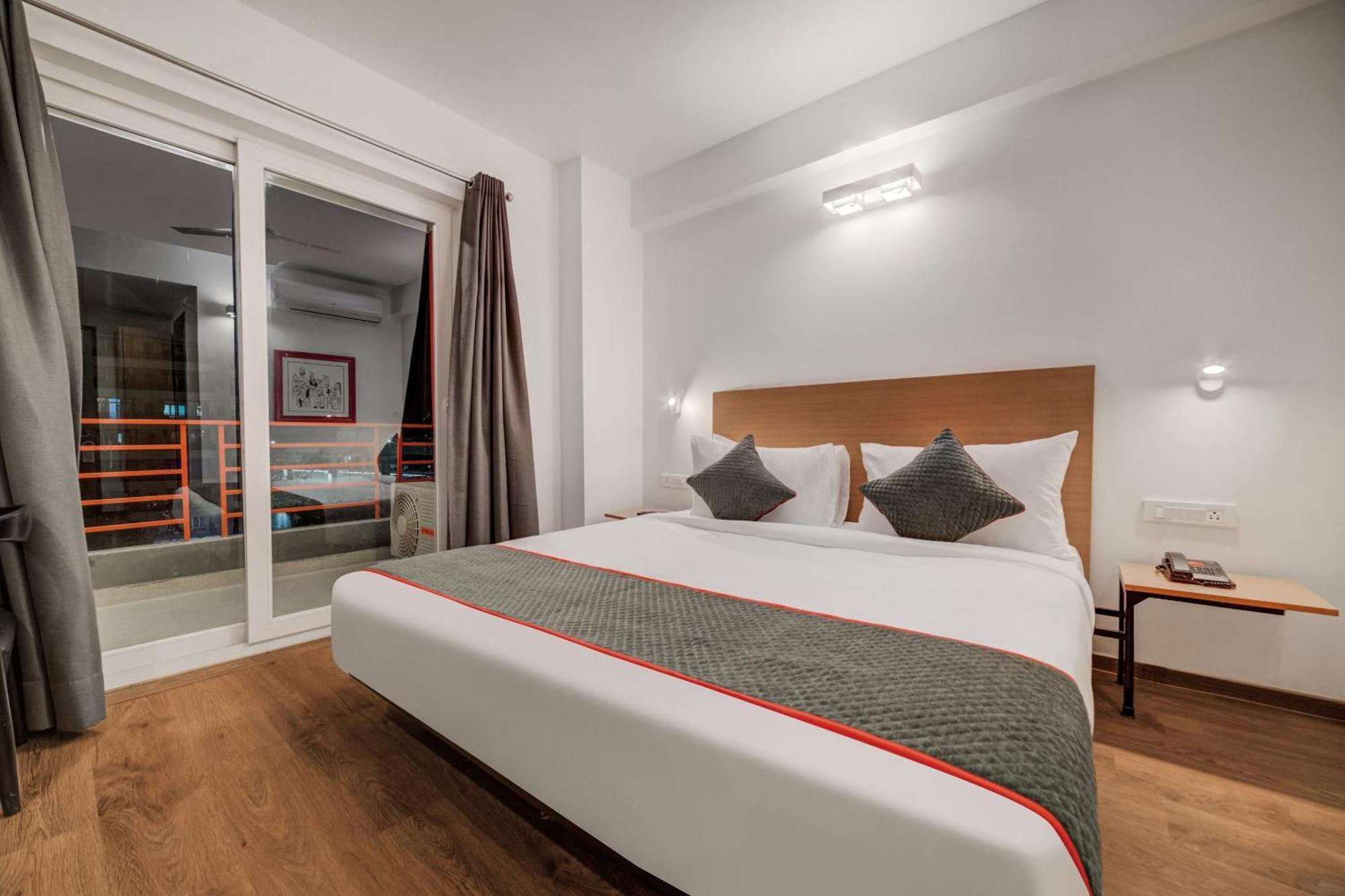 Hotel Townhouse Golf Course Road 4*
